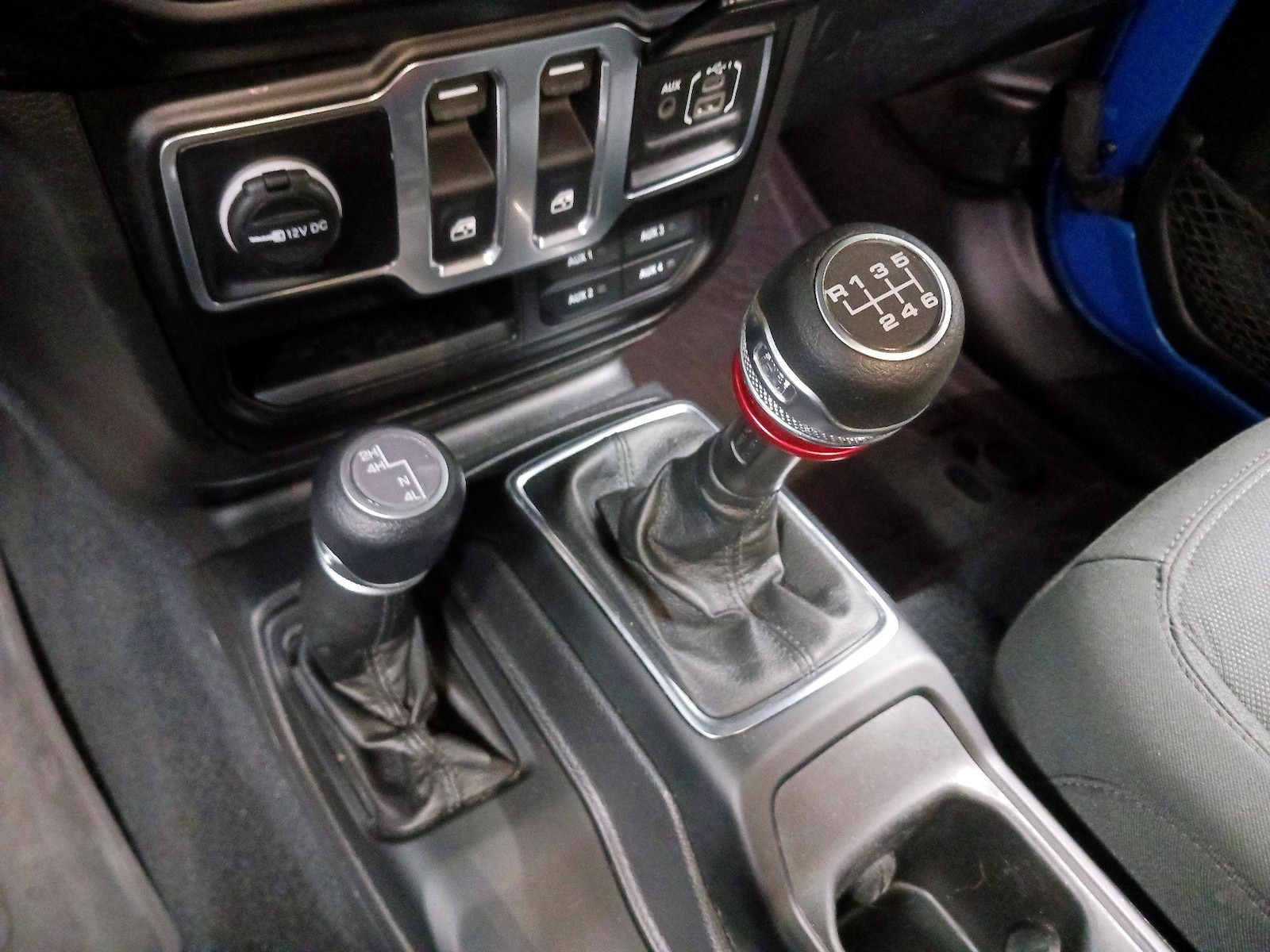 2022 Jeep Wrangler Willys - Photo 18