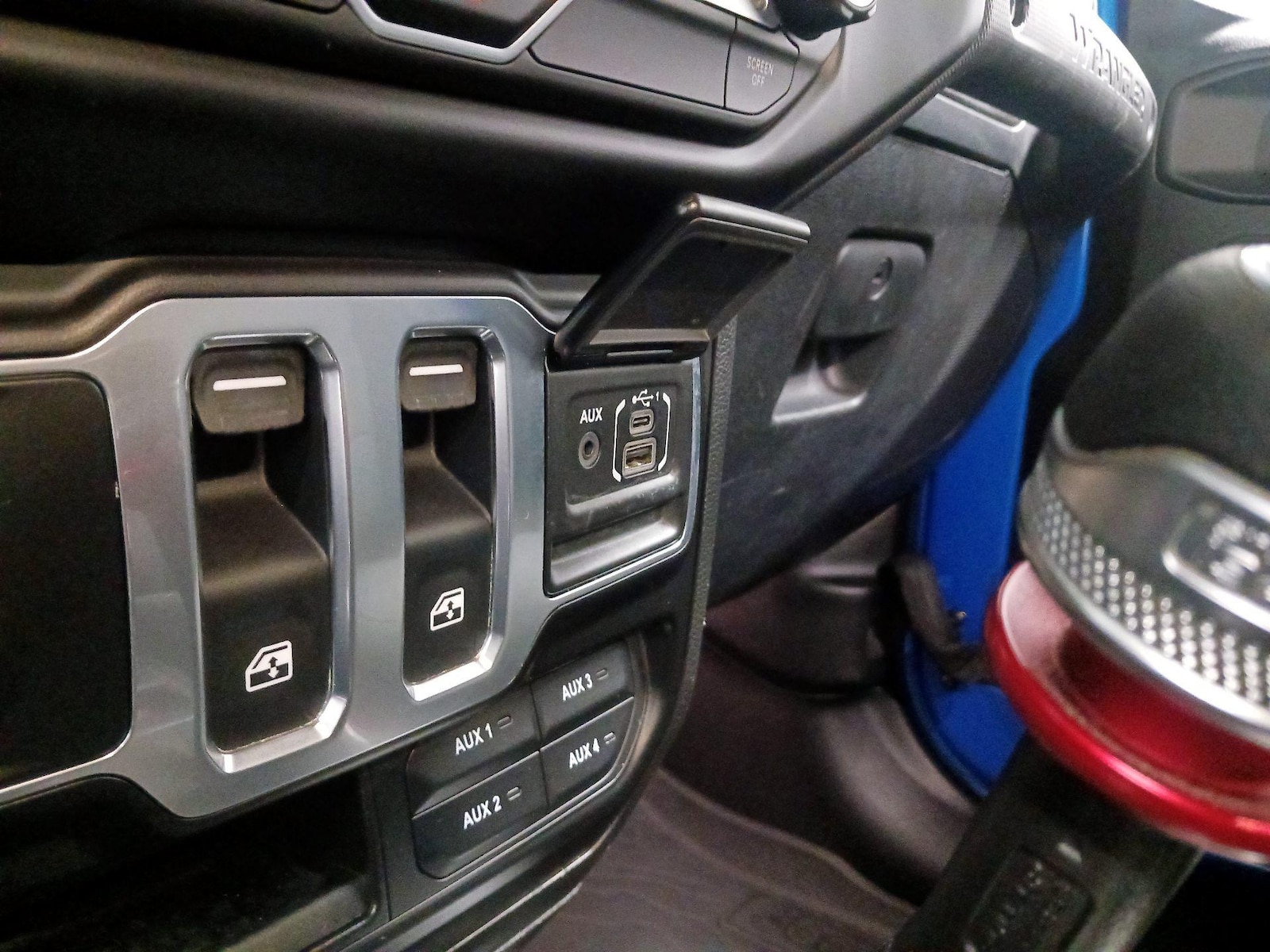 2022 Jeep Wrangler Willys - Photo 19