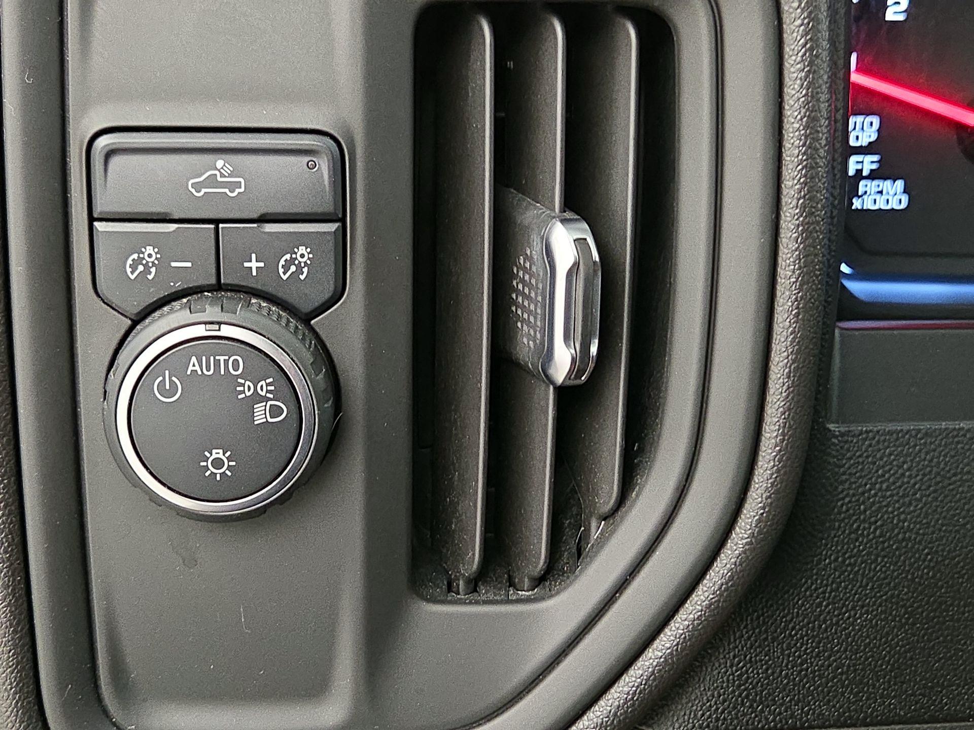 Thumbnail: 2021 Chevrolet Silverado 1500 - 13