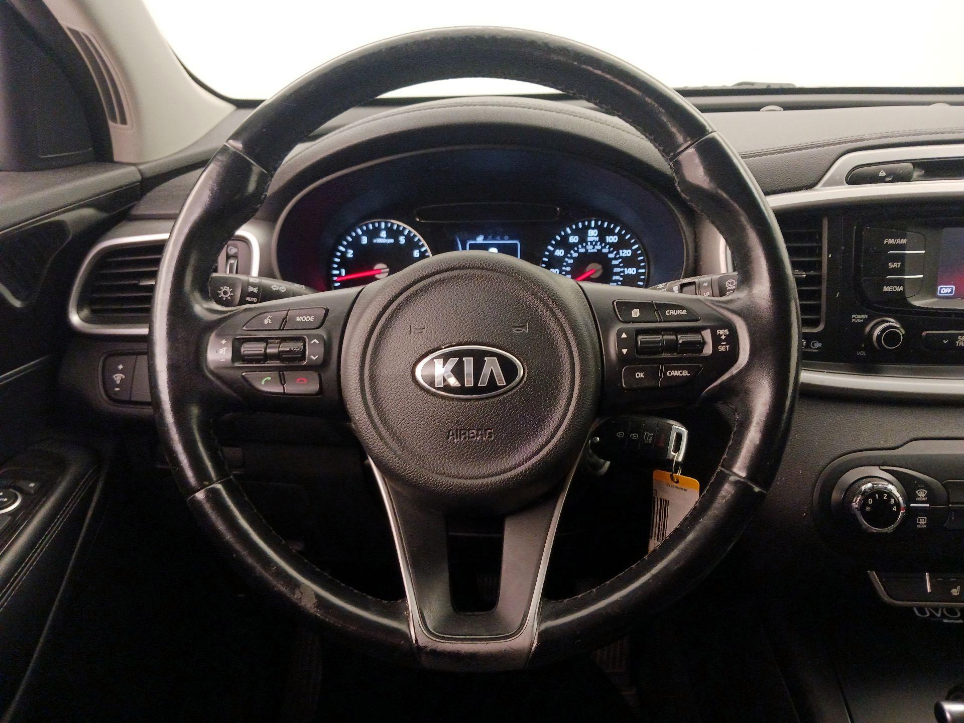 Thumbnail: 2016 Kia Sorento - 10