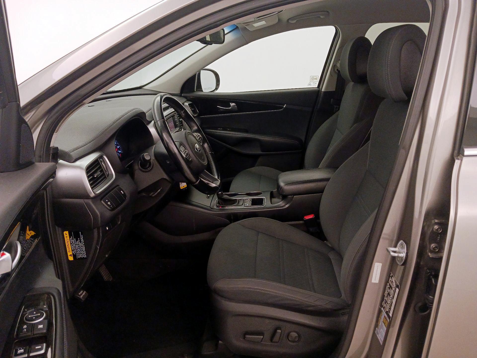 Thumbnail: 2016 Kia Sorento - 11