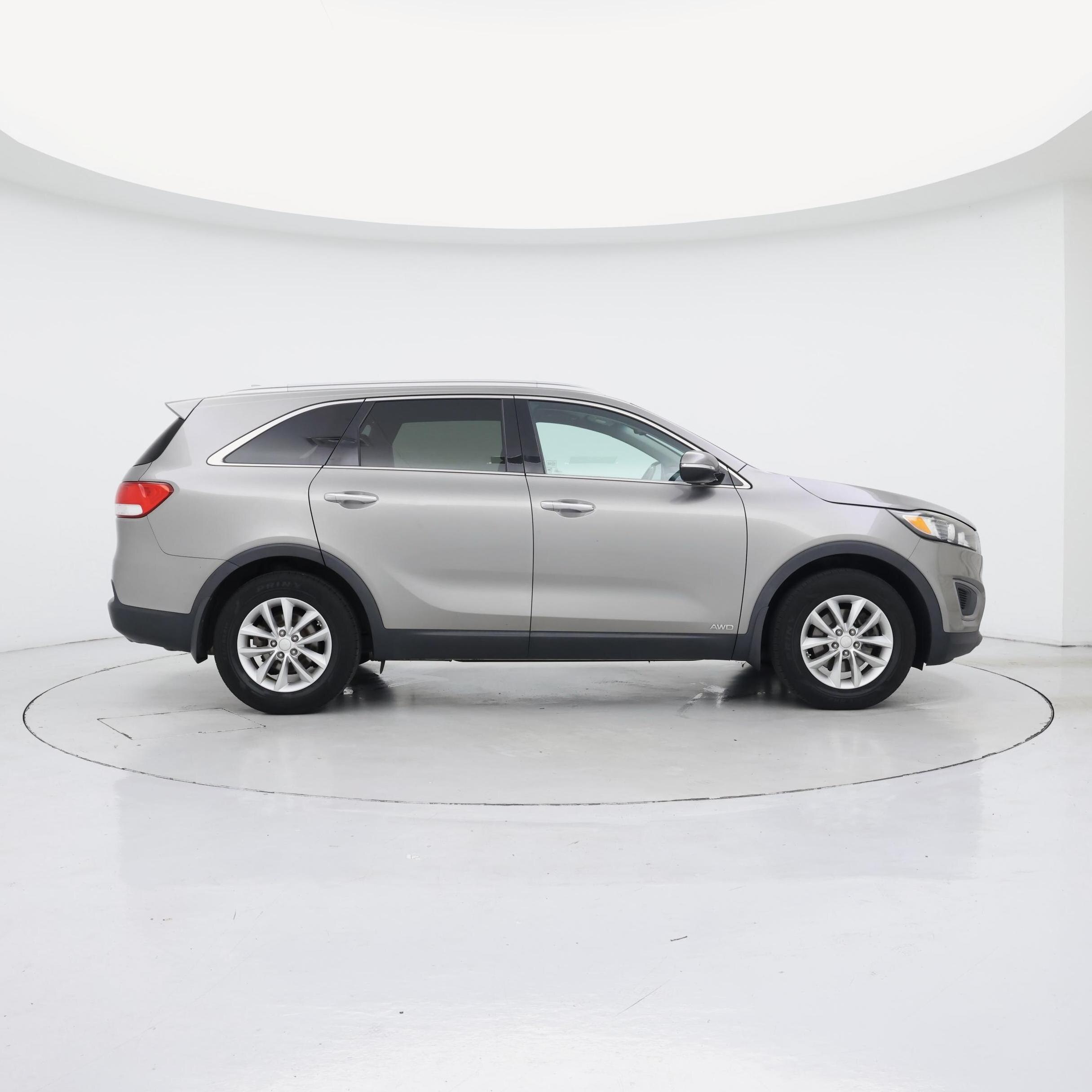 Thumbnail: 2016 Kia Sorento - 7