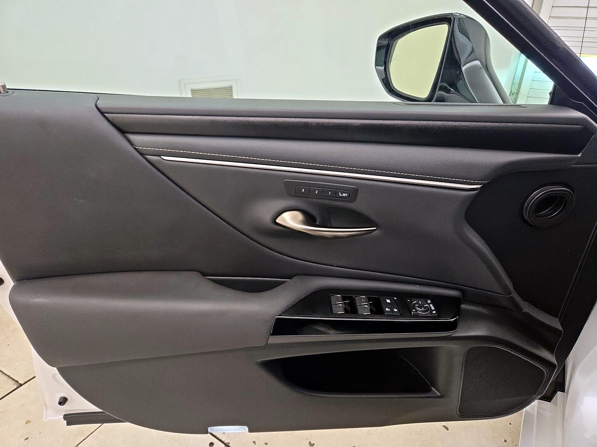 Thumbnail: 2023 Lexus ES - 12