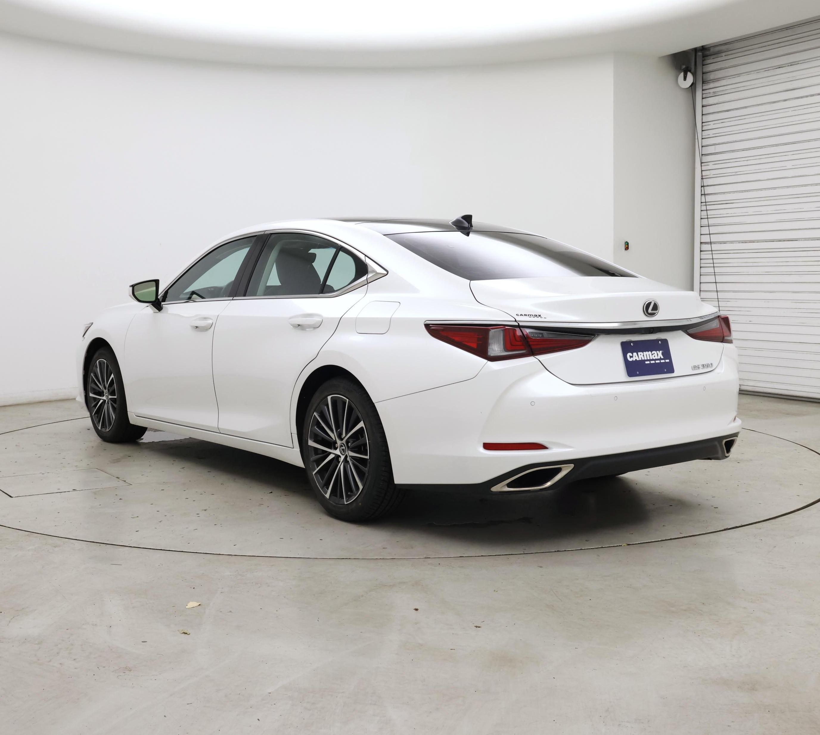 Thumbnail: 2023 Lexus ES - 2