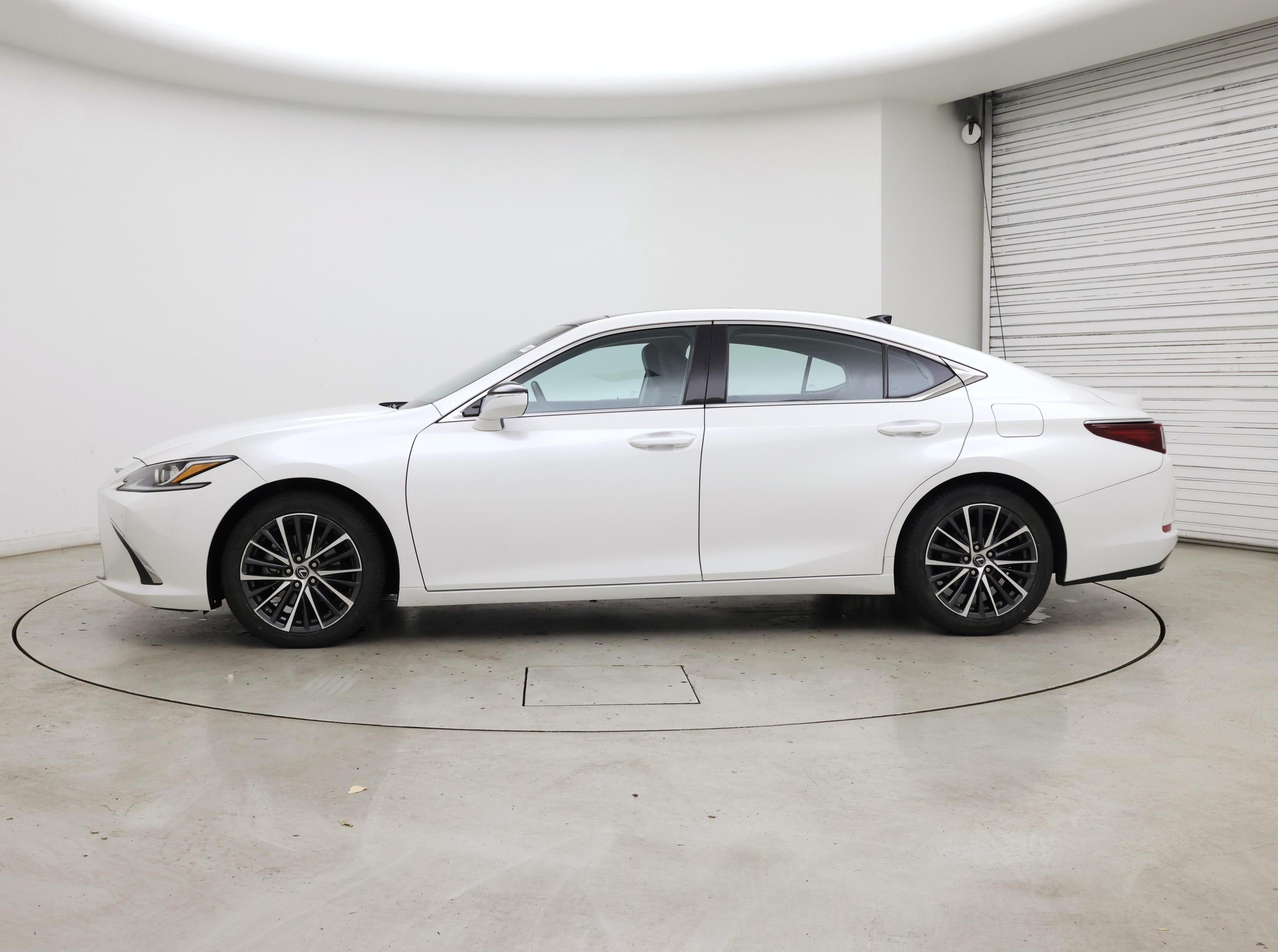 Thumbnail: 2023 Lexus ES - 3