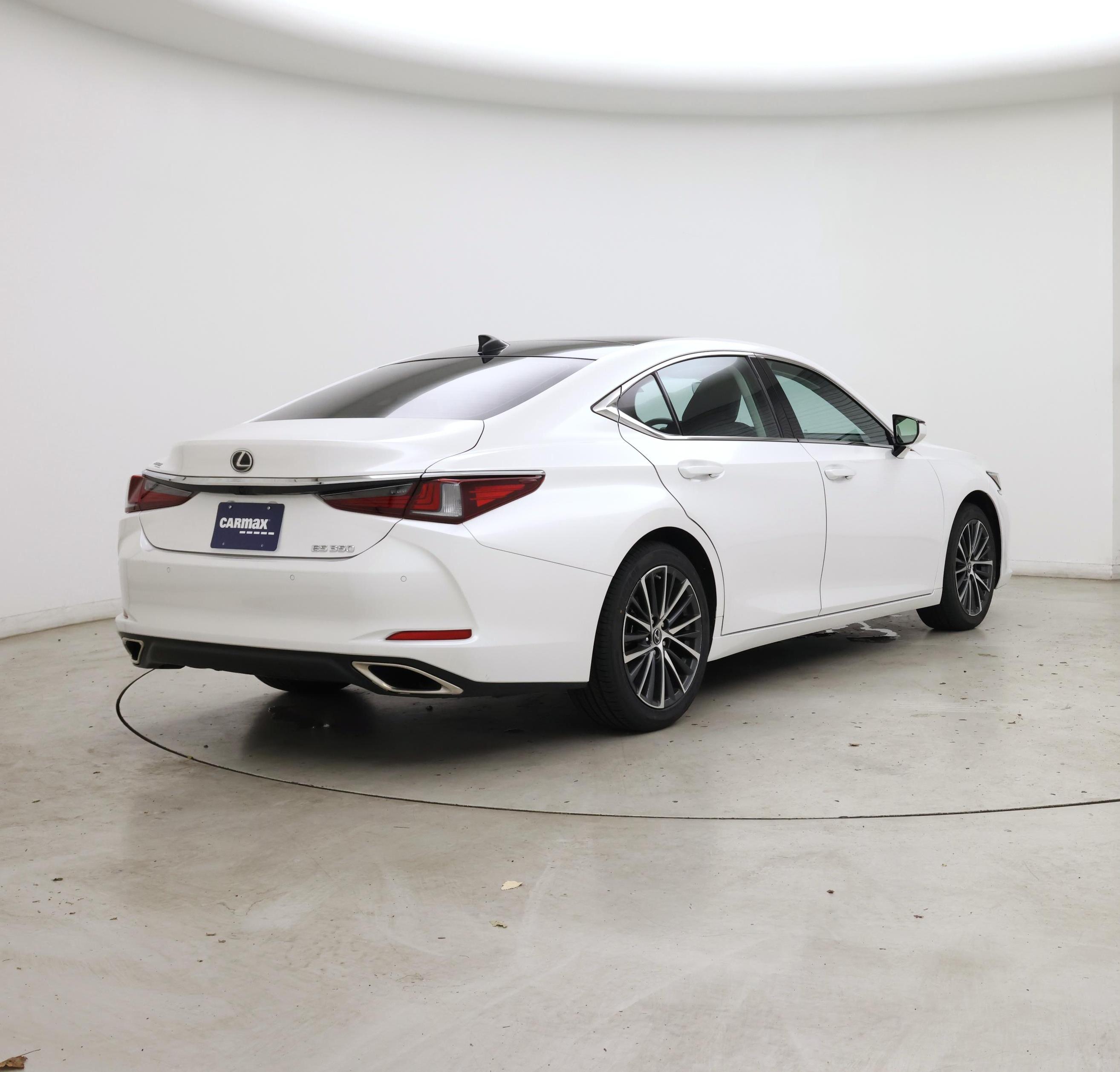 Thumbnail: 2023 Lexus ES - 8