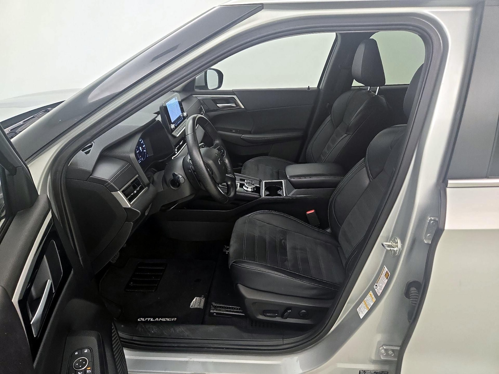 2024 Mitsubishi Outlander SE - Photo 12
