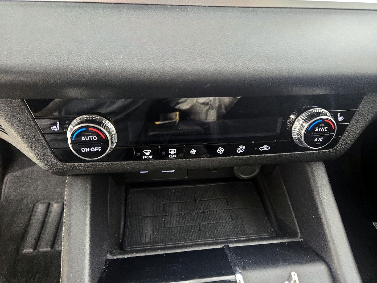 2024 Mitsubishi Outlander SE - Photo 17