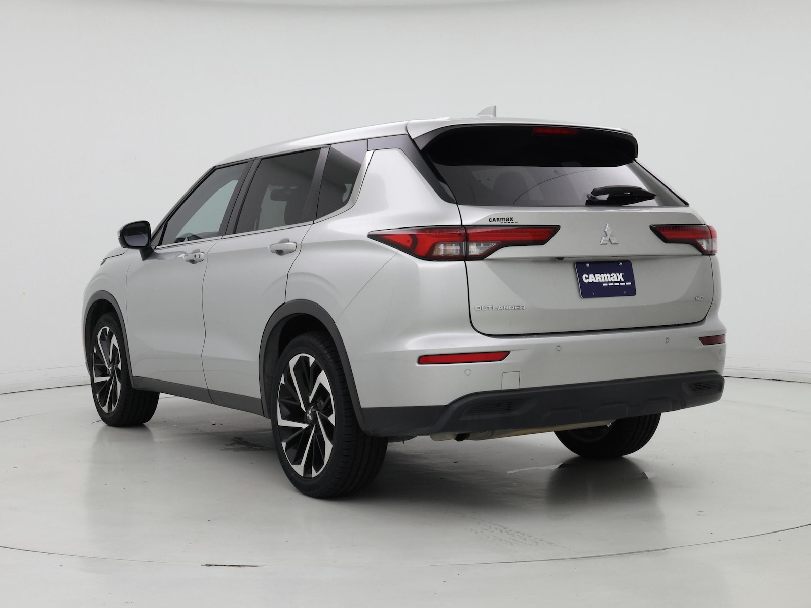 2024 Mitsubishi Outlander SE - Photo 3