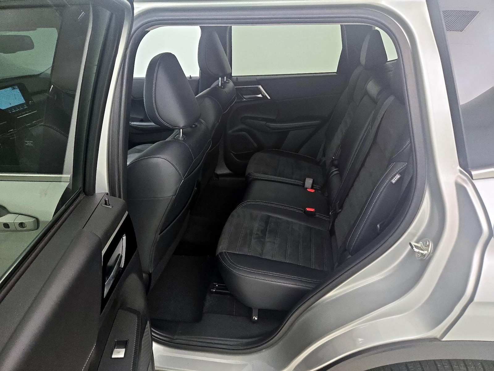 2024 Mitsubishi Outlander SE - Photo 21
