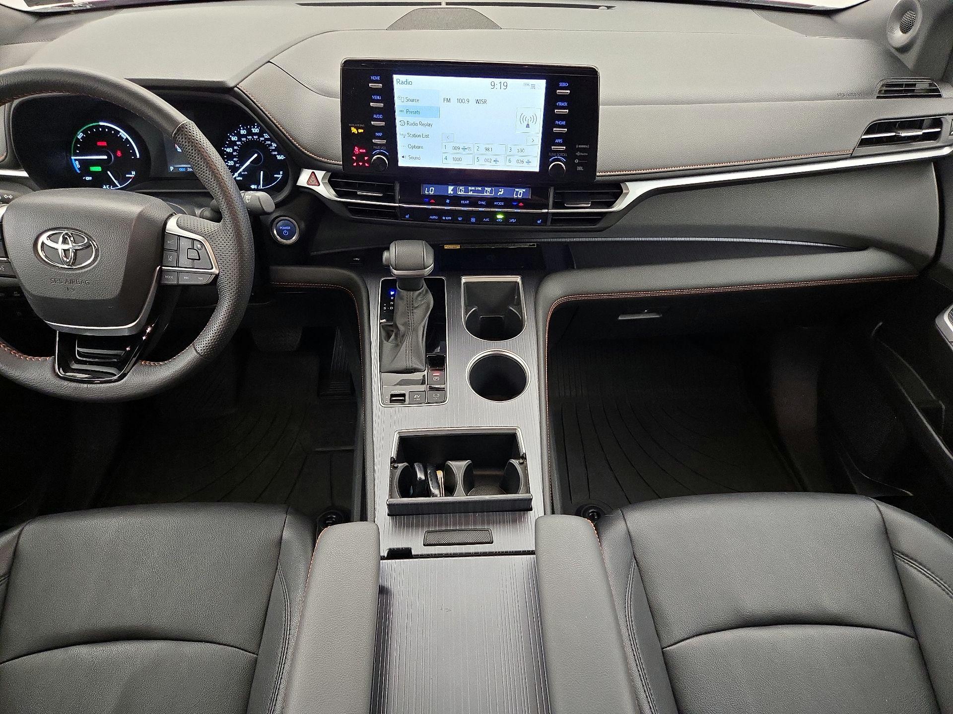 Thumbnail: 2023 Toyota Sienna - 9