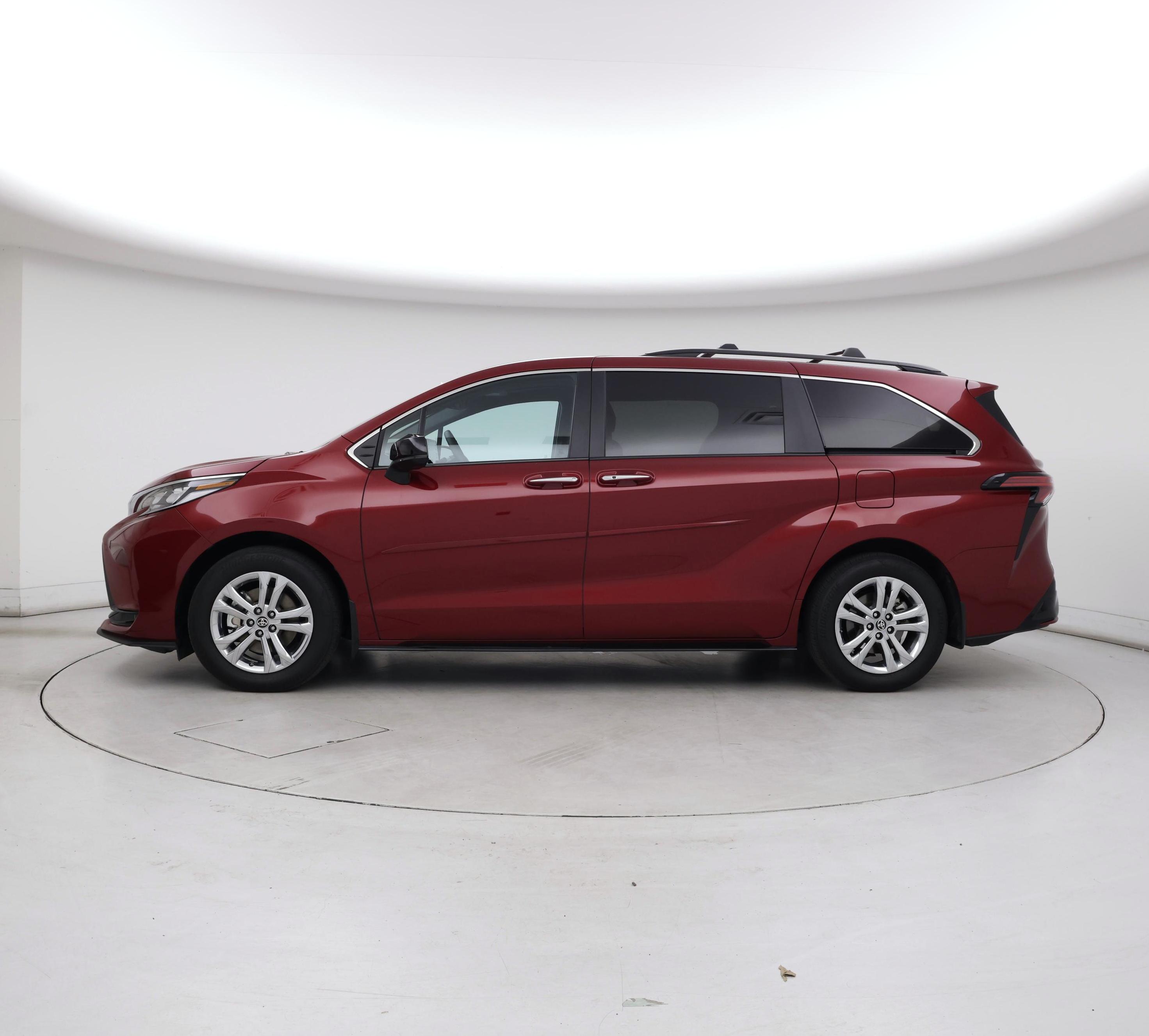 Thumbnail: 2023 Toyota Sienna - 3