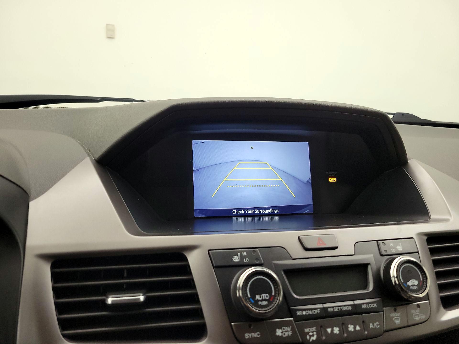 Thumbnail: 2015 Honda Odyssey - 14