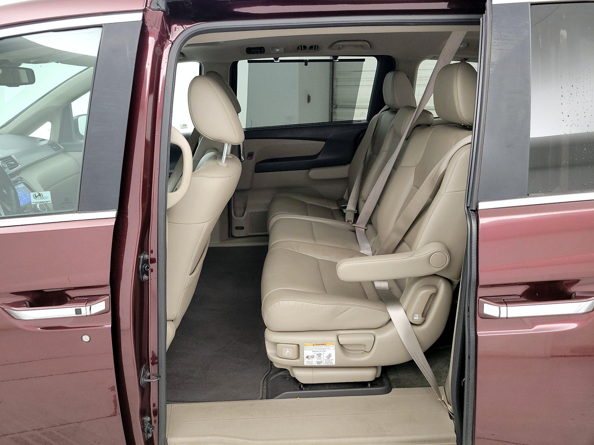 Thumbnail: 2015 Honda Odyssey - 19