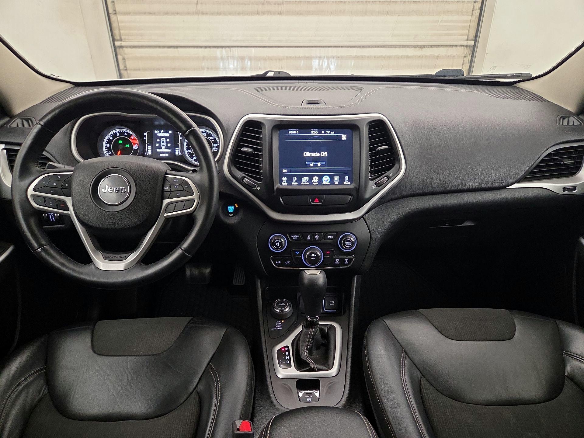 Thumbnail: 2018 Jeep Cherokee - 9