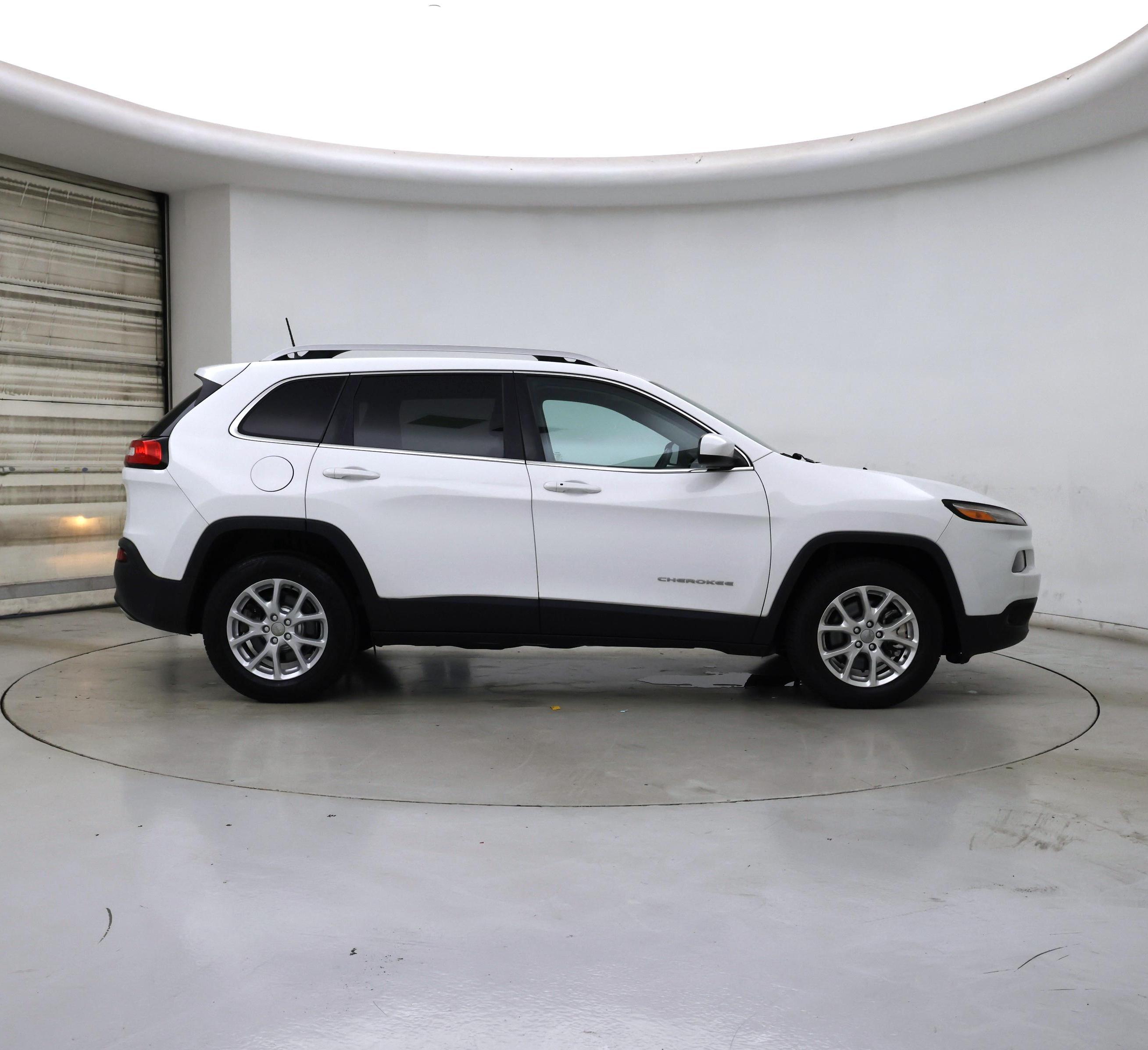 Thumbnail: 2018 Jeep Cherokee - 7