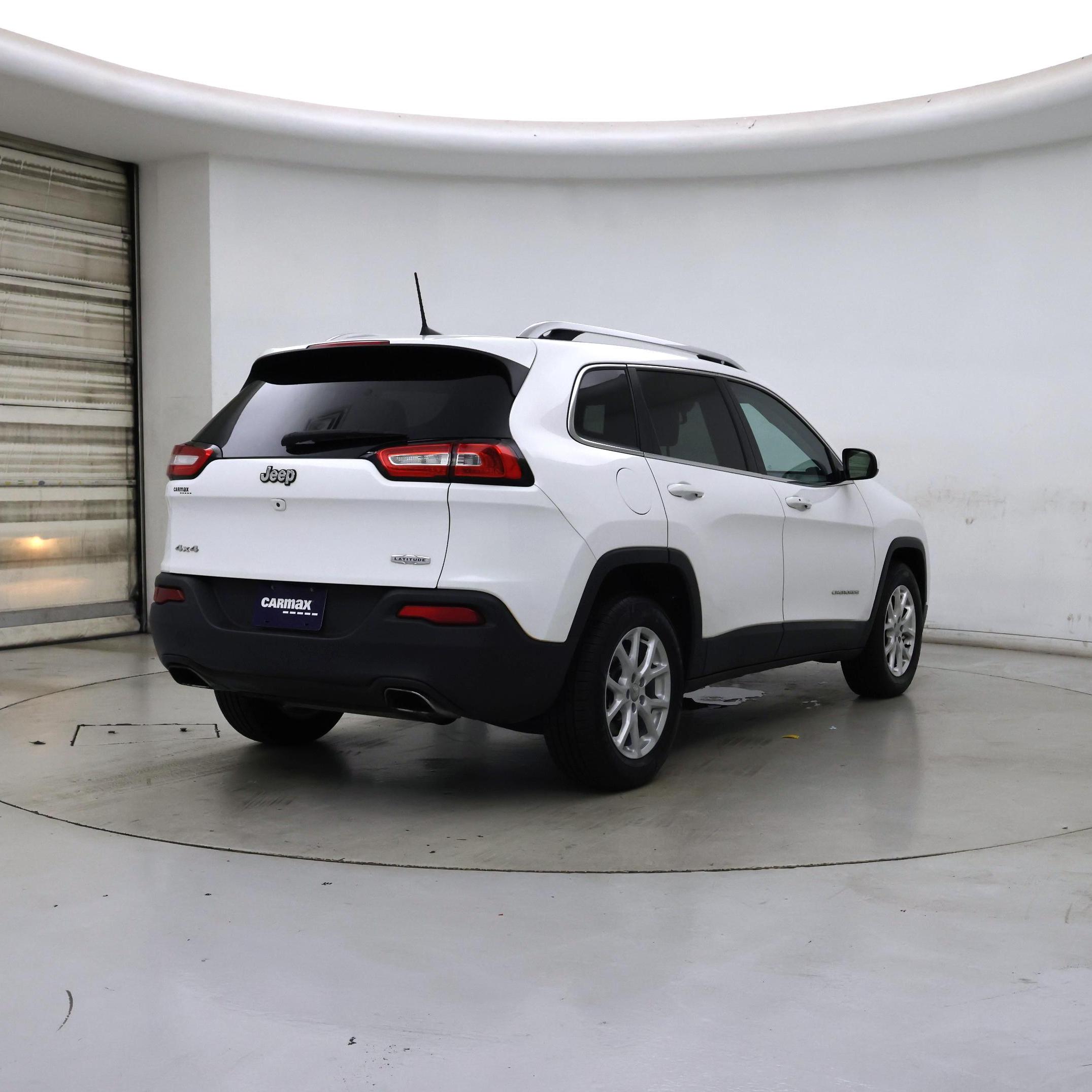Thumbnail: 2018 Jeep Cherokee - 8