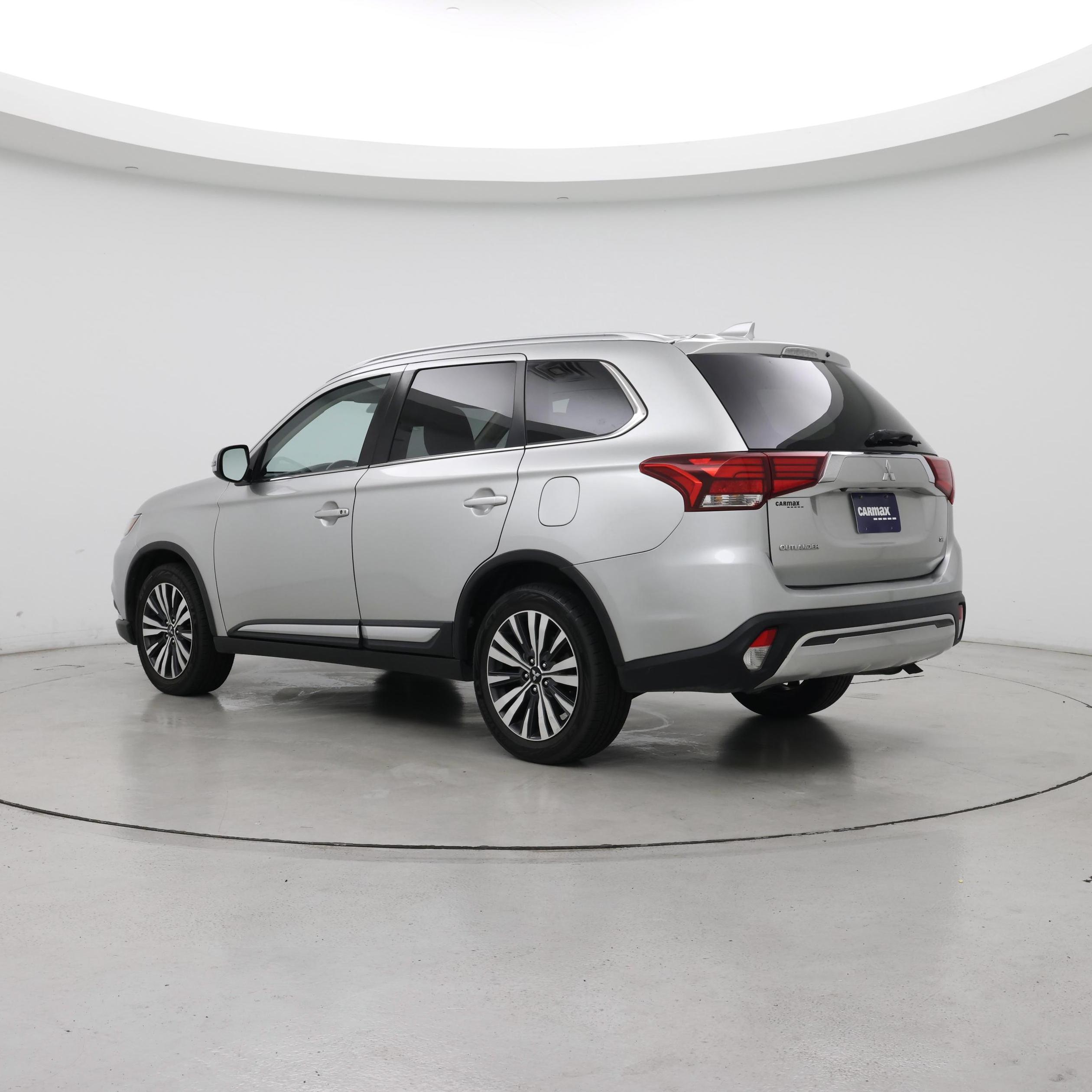 Thumbnail: 2020 Mitsubishi Outlander - 2