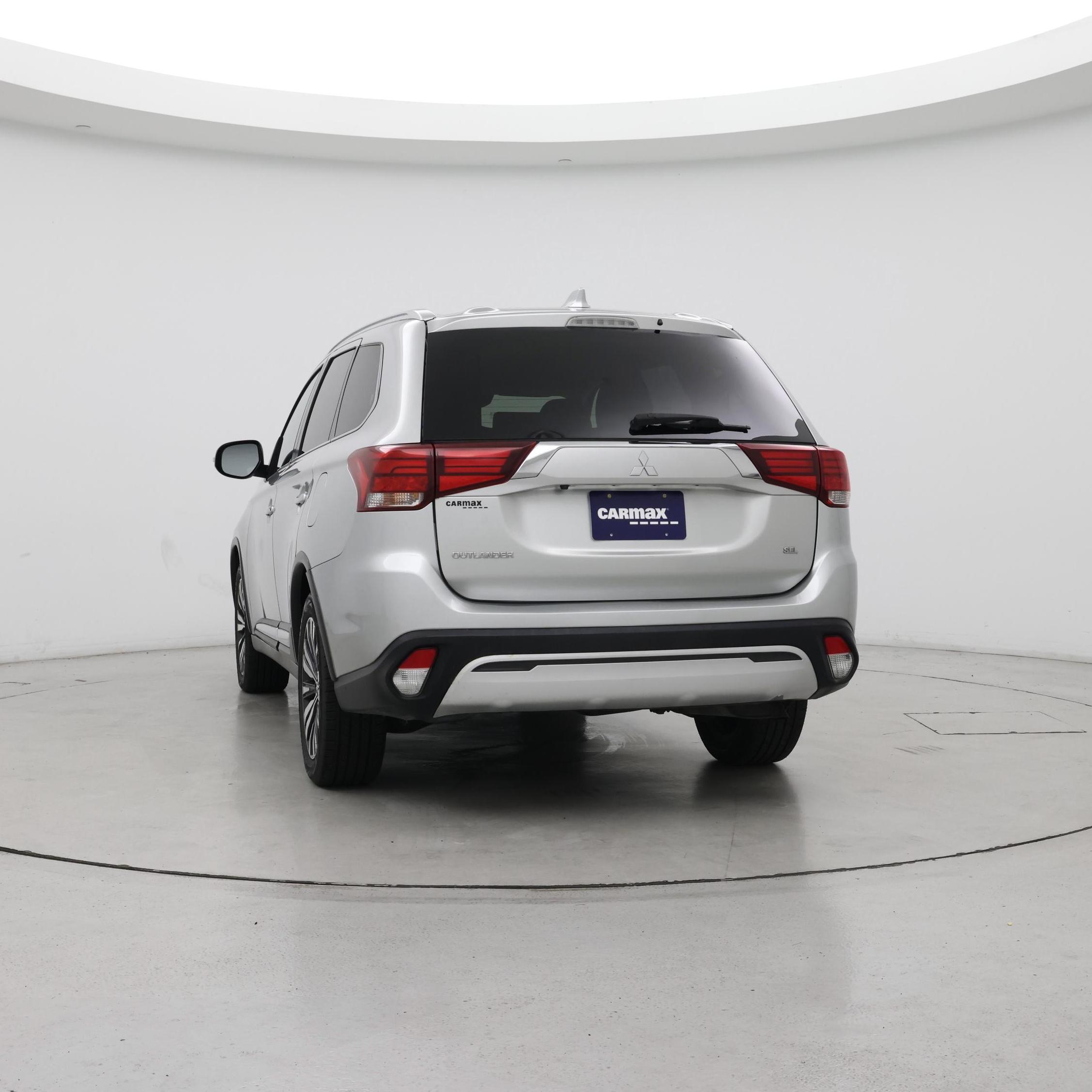 Thumbnail: 2020 Mitsubishi Outlander - 6