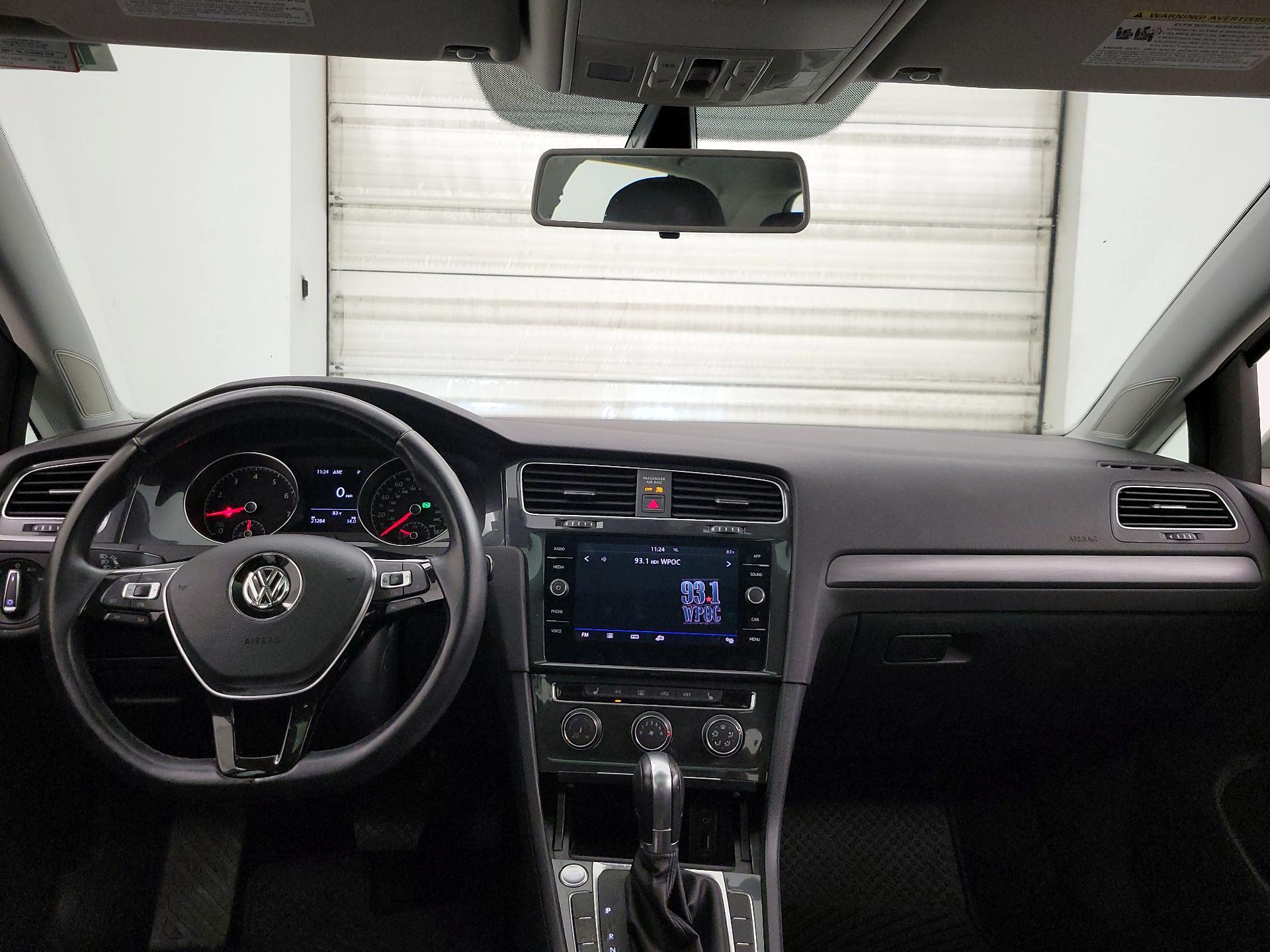 Thumbnail: 2018 Volkswagen Golf - 9