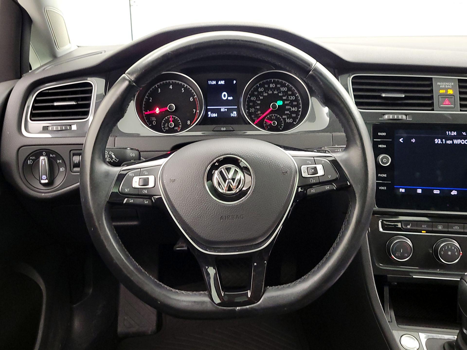 Thumbnail: 2018 Volkswagen Golf - 10