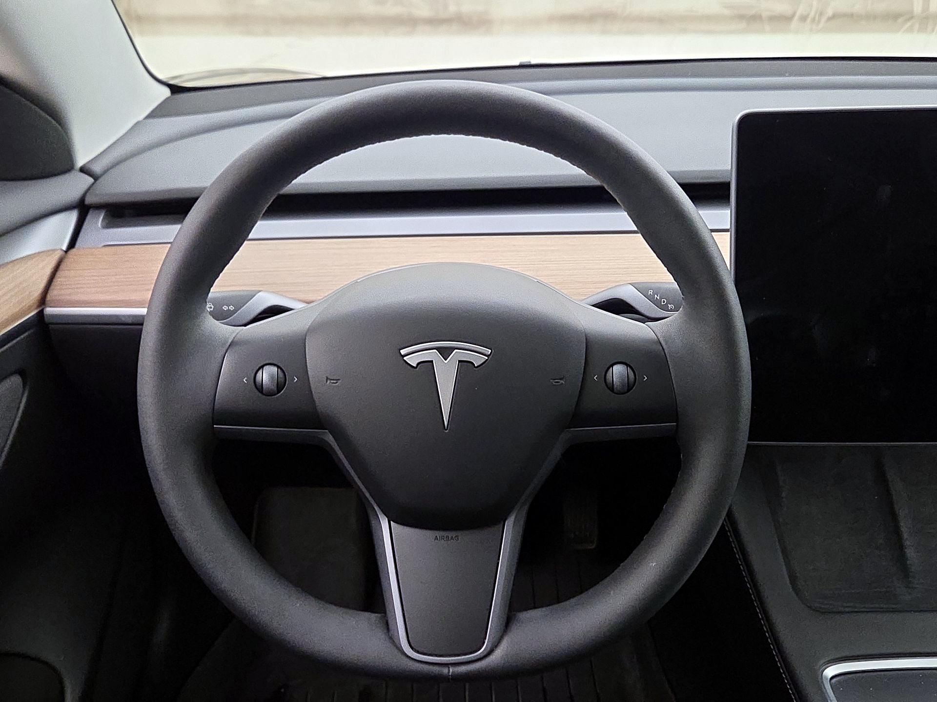 Thumbnail: 2023 Tesla Model 3 - 10
