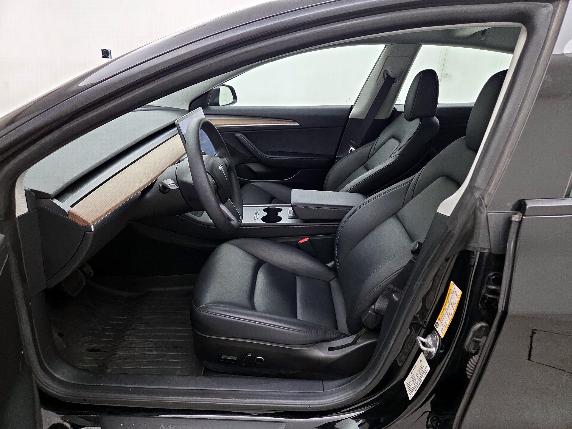 Thumbnail: 2023 Tesla Model 3 - 11
