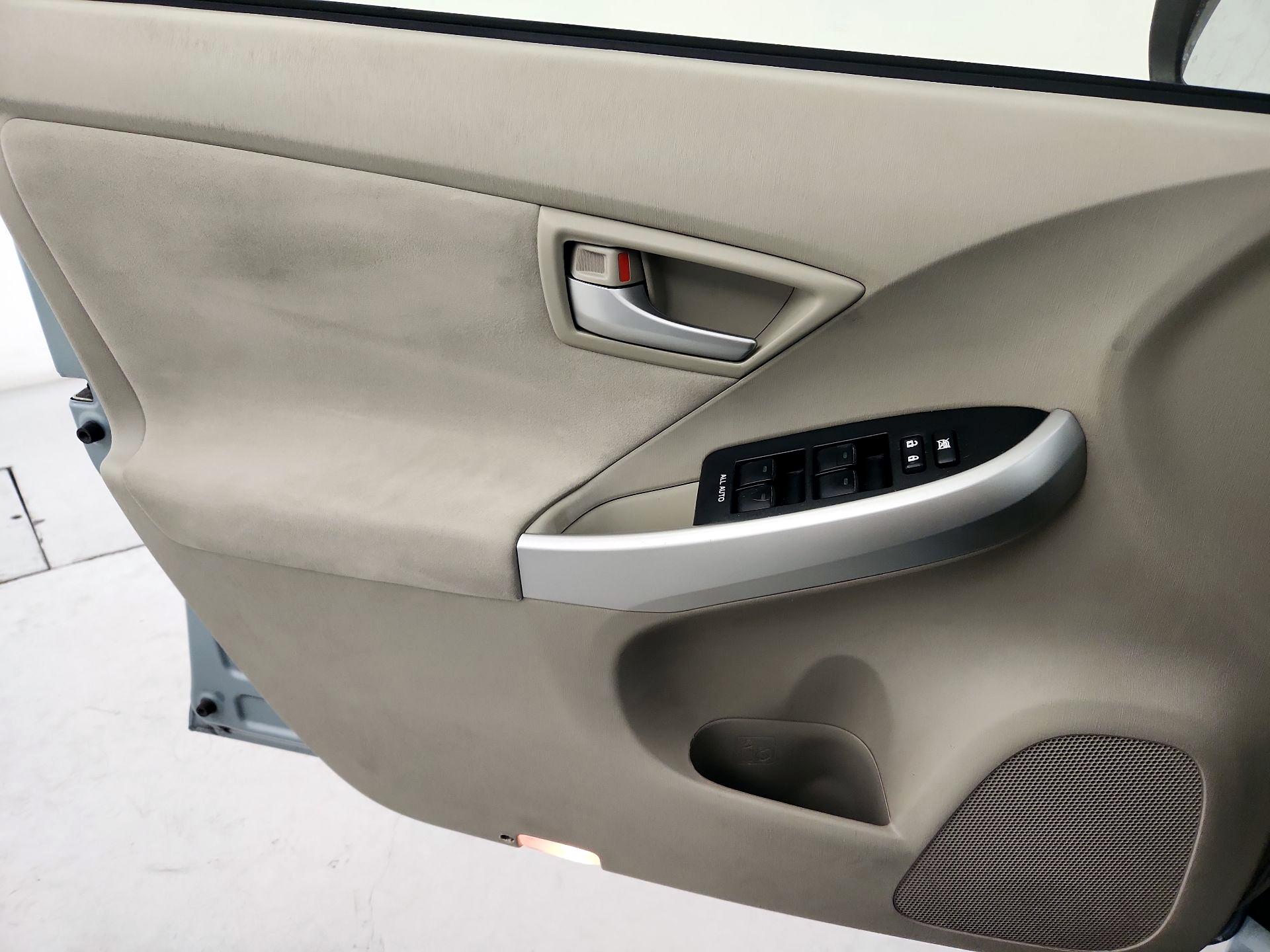 Thumbnail: 2014 Toyota Prius - 12