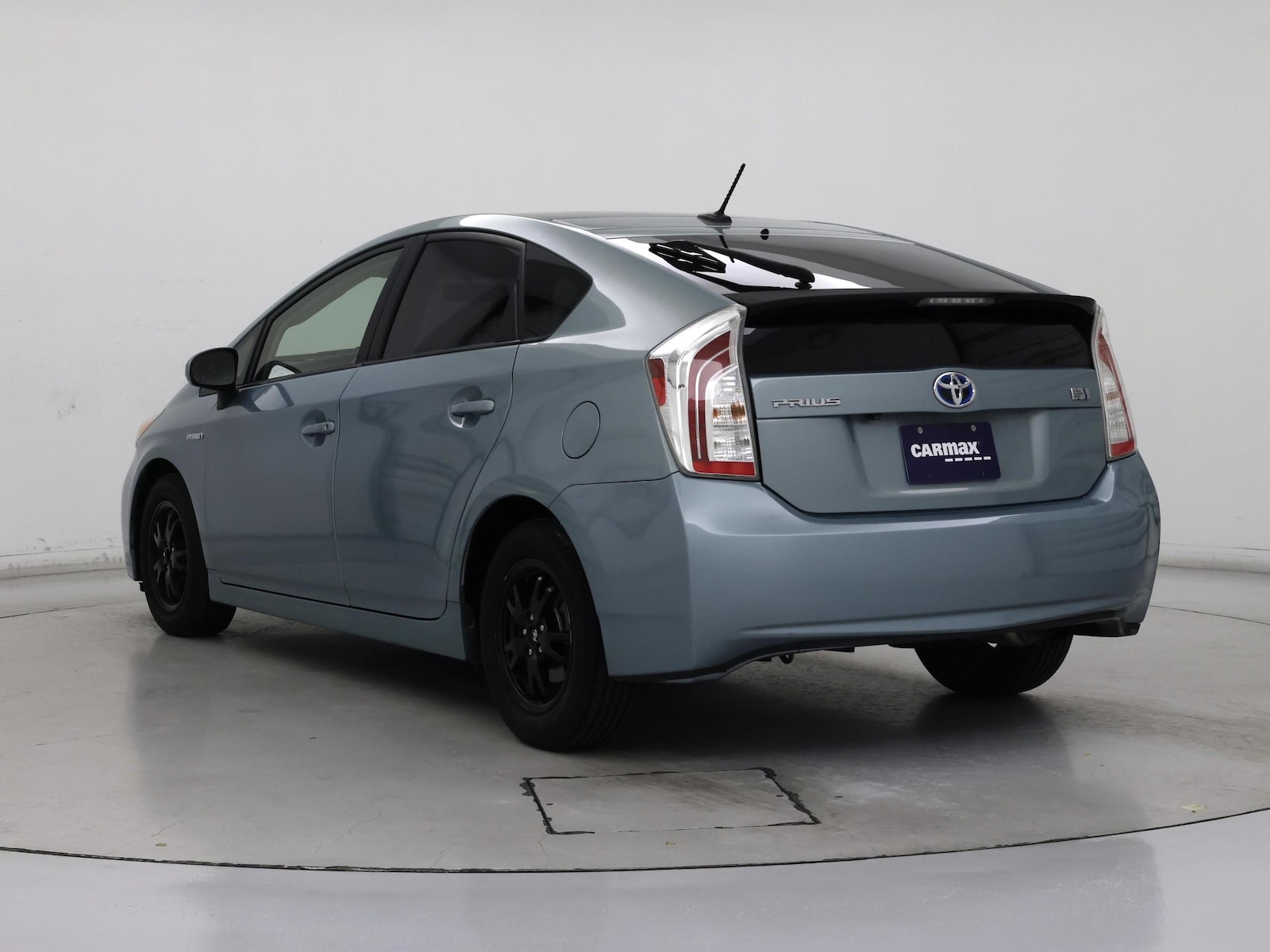 2014 Toyota Prius Three - Photo 3