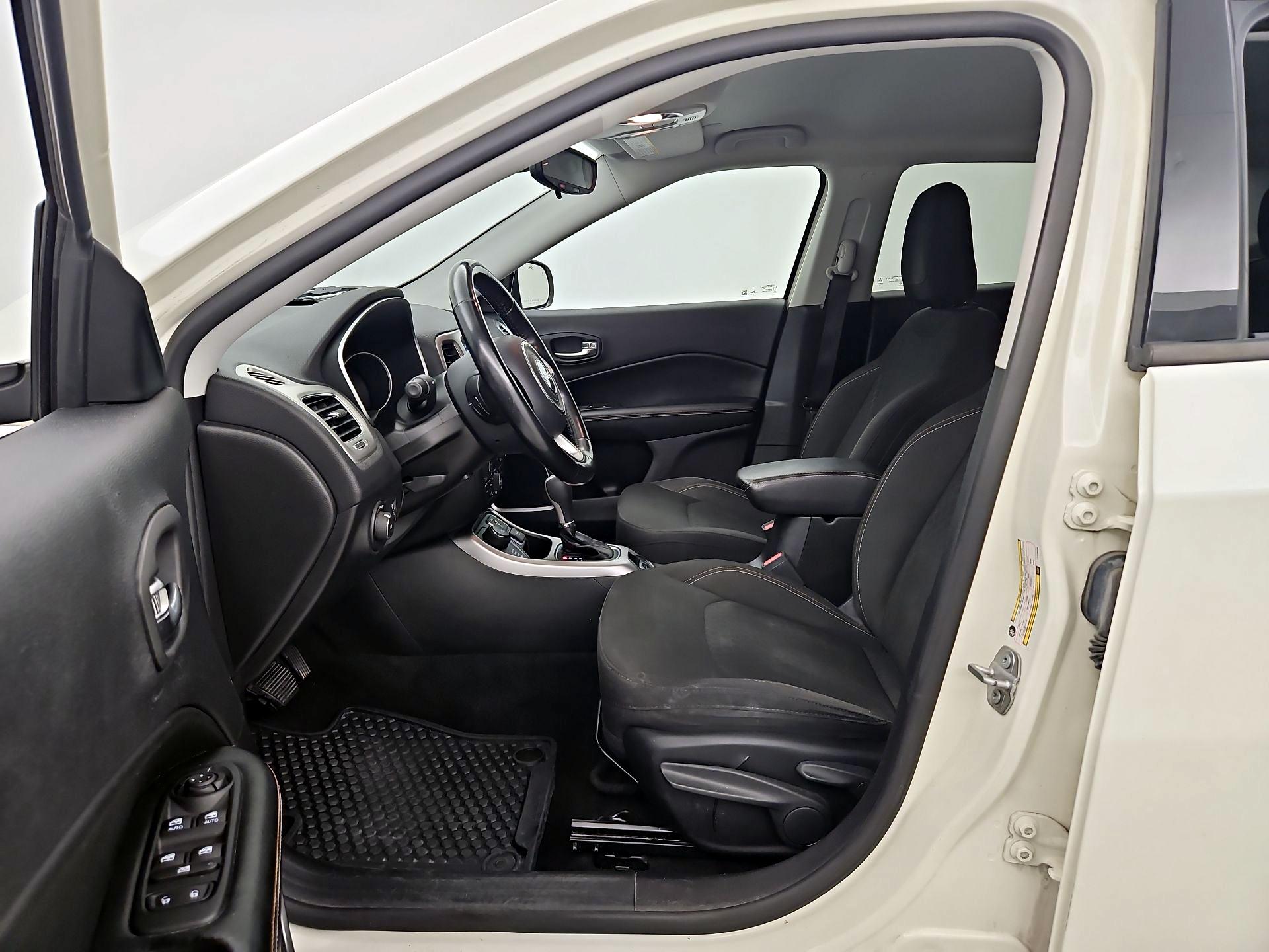 Thumbnail: 2020 Jeep Compass - 11