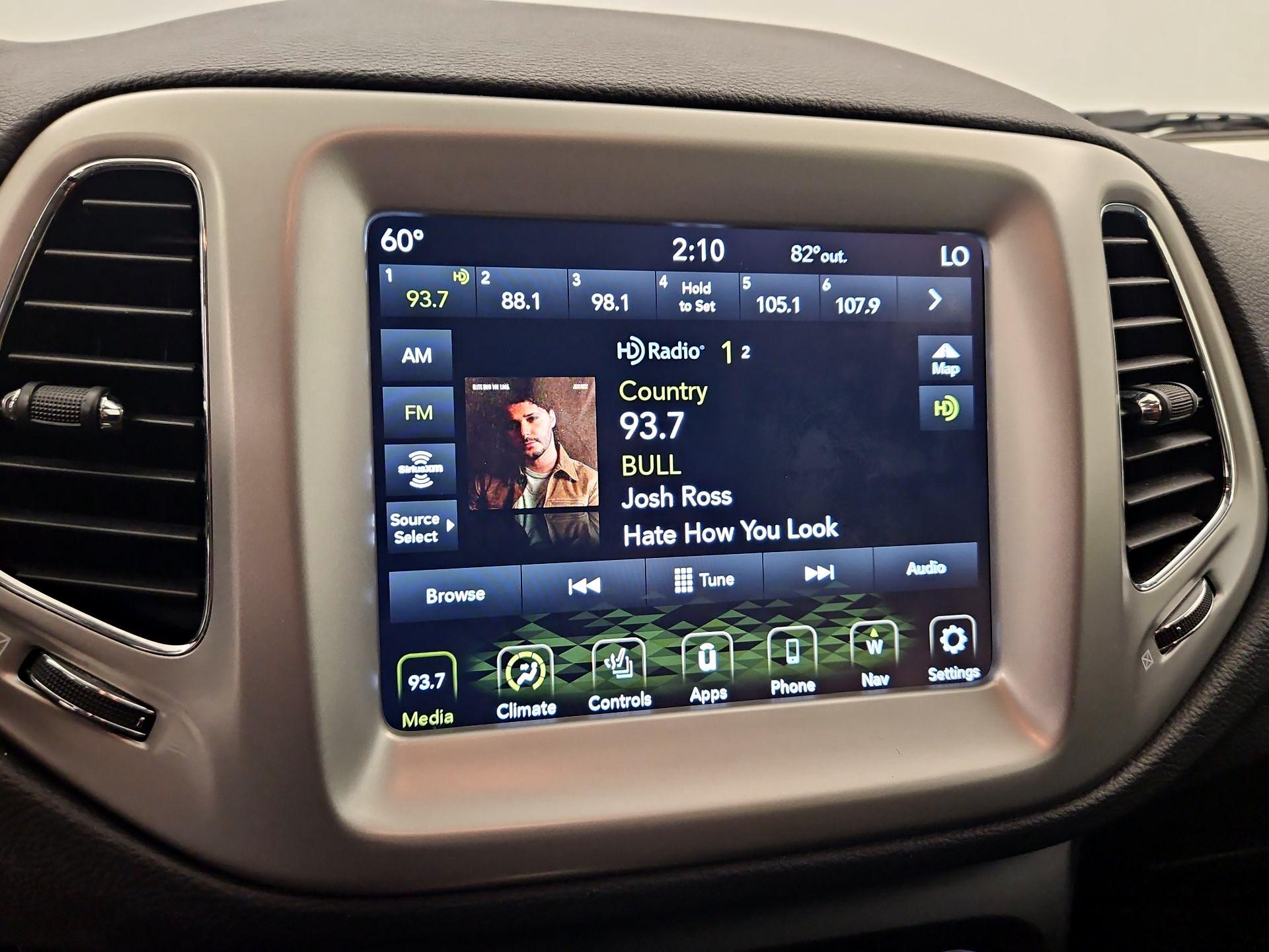 Thumbnail: 2020 Jeep Compass - 16