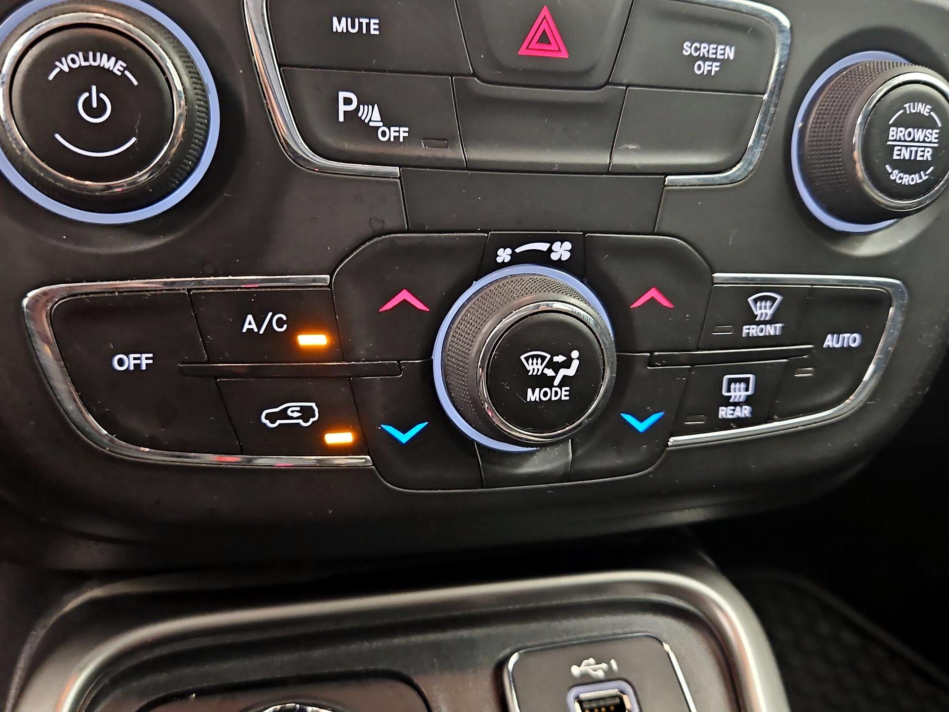 Thumbnail: 2020 Jeep Compass - 17