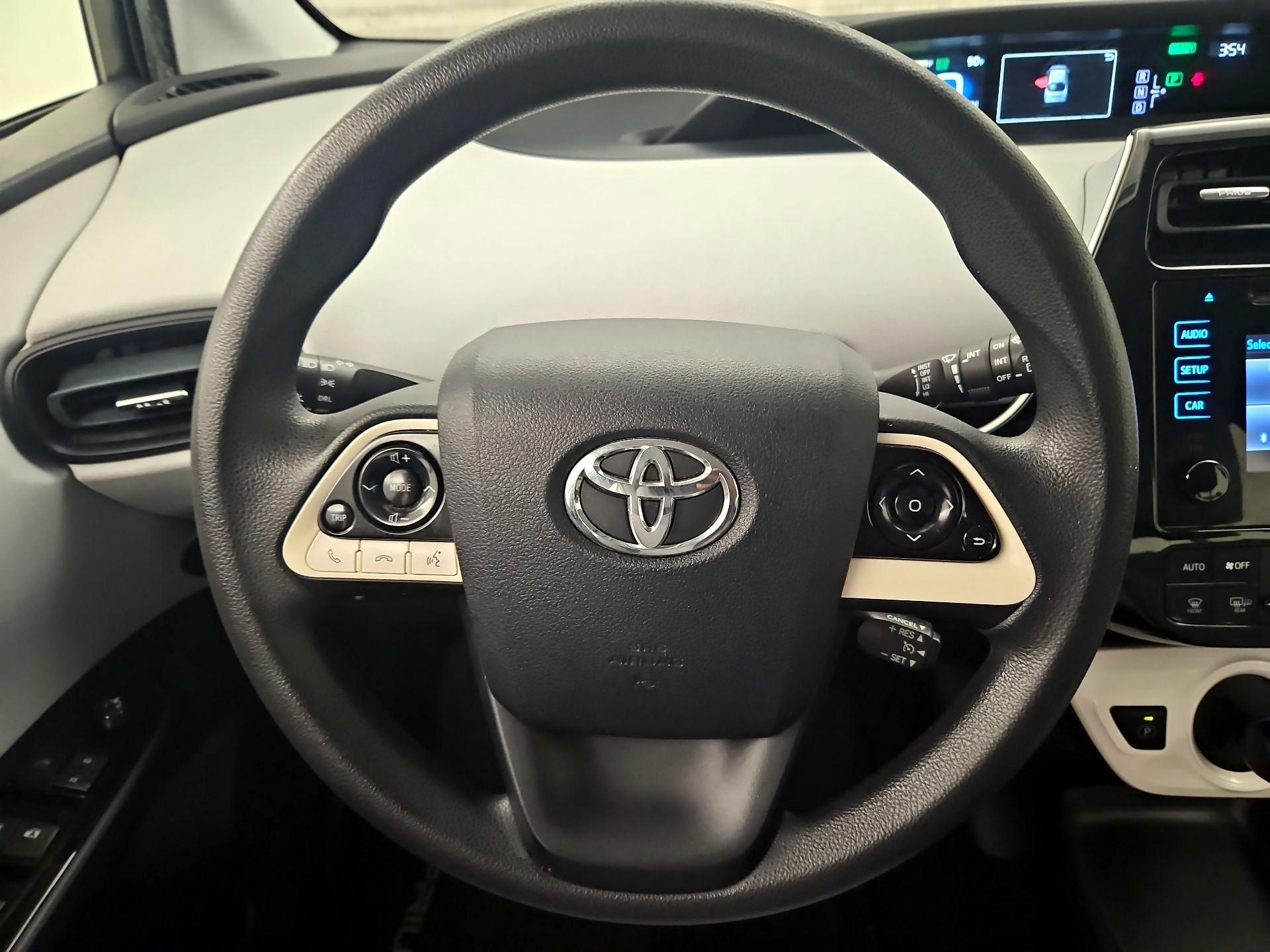 Thumbnail: 2016 Toyota Prius - 10