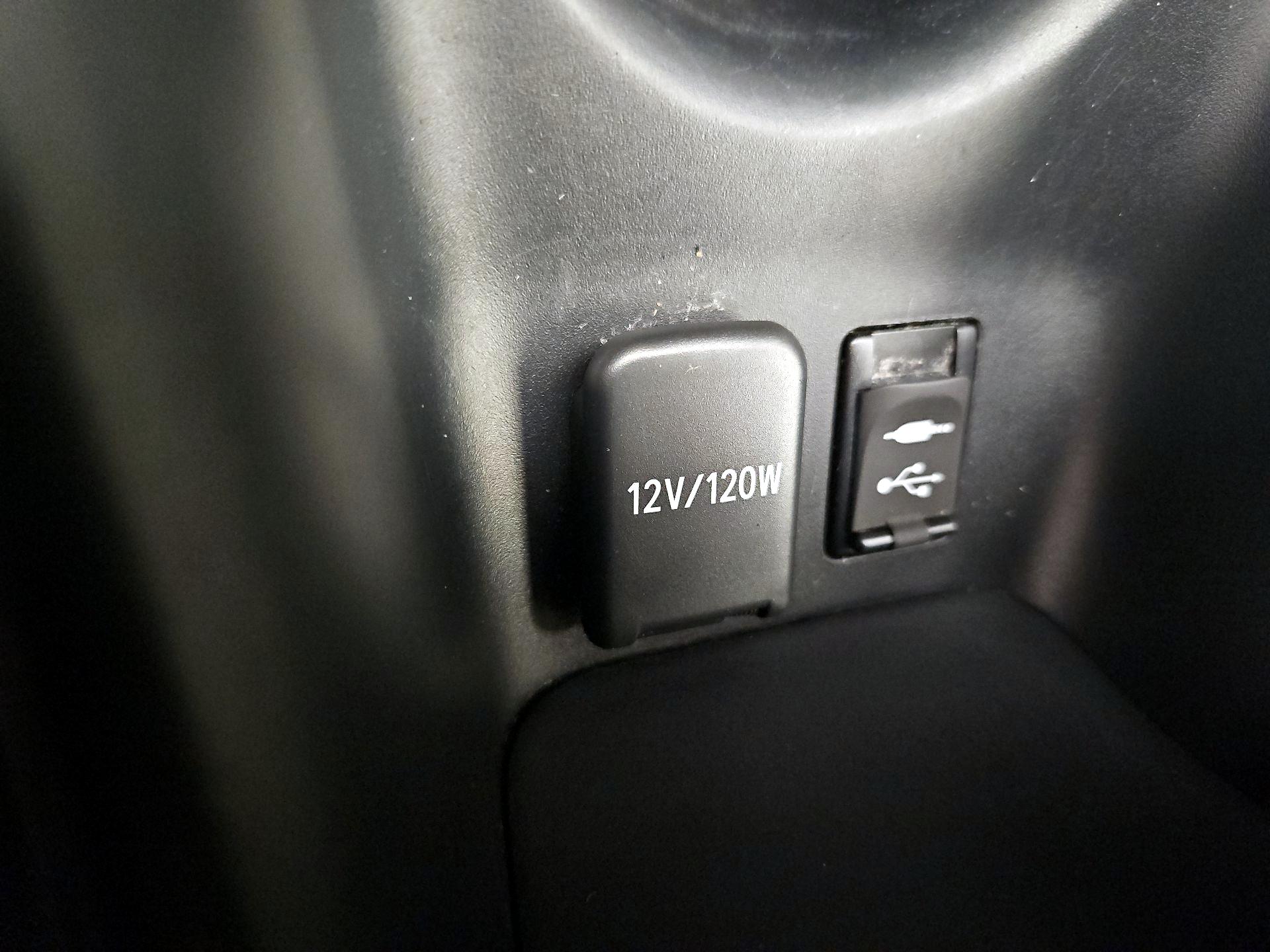 Thumbnail: 2016 Toyota Prius - 18