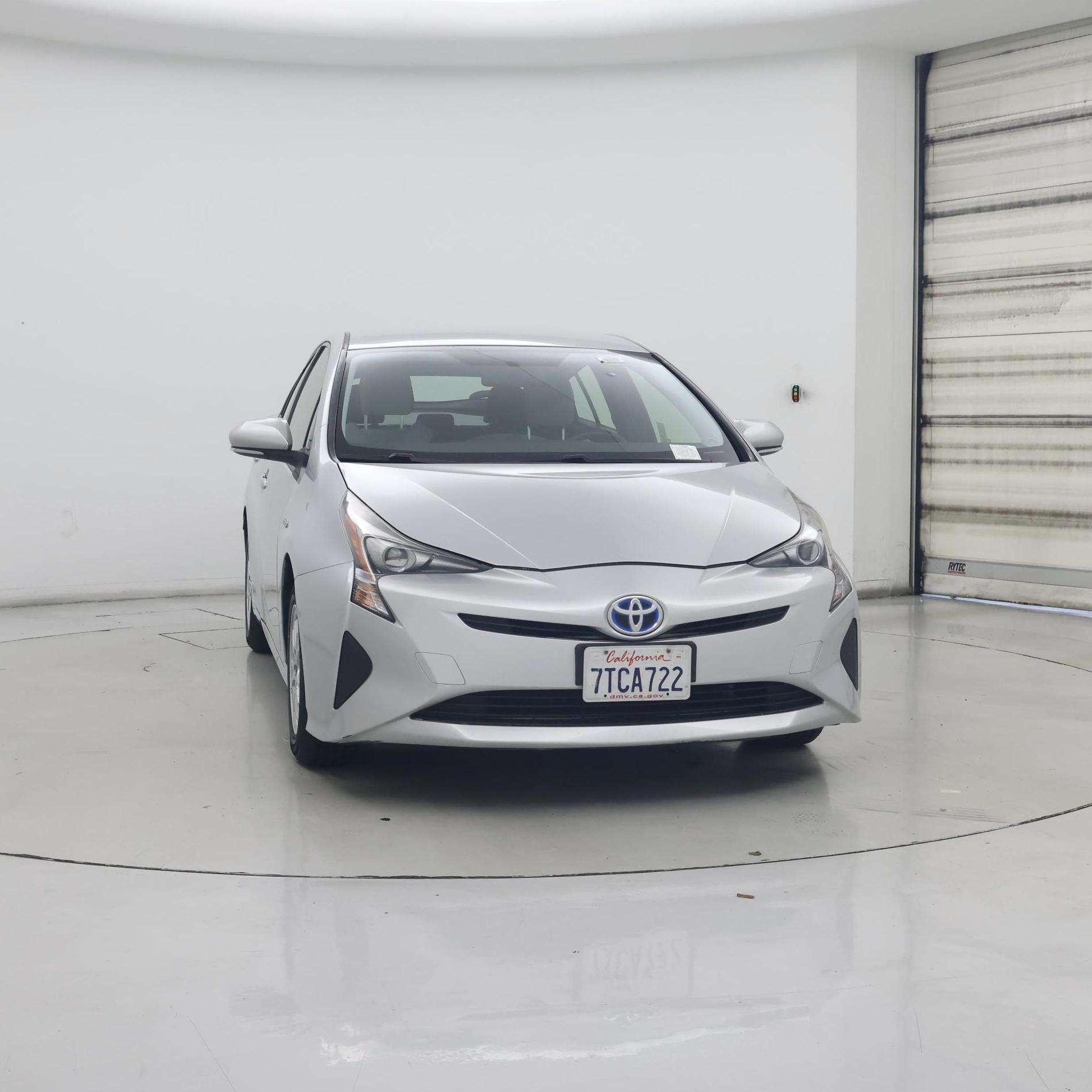 Thumbnail: 2016 Toyota Prius - 5