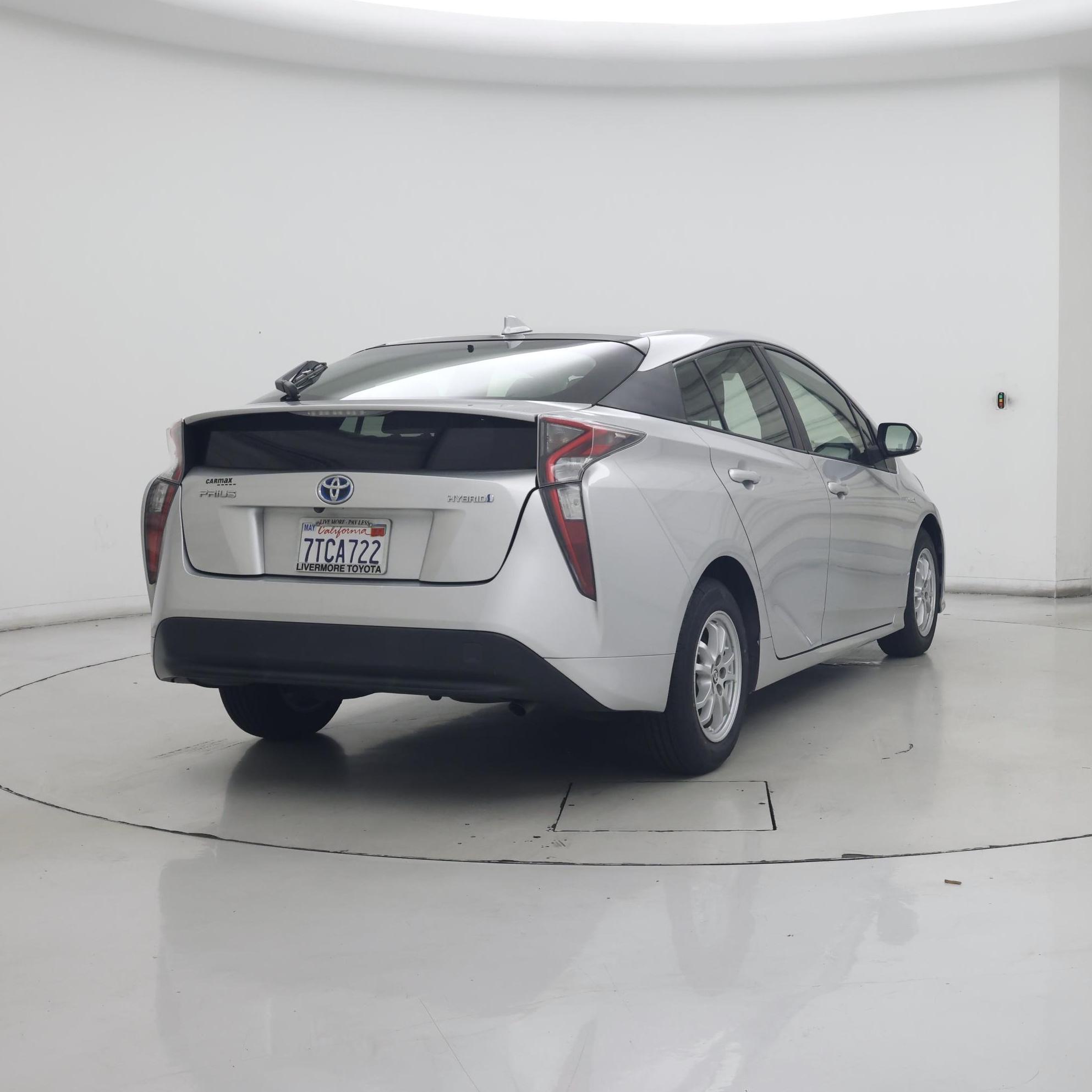 Thumbnail: 2016 Toyota Prius - 8