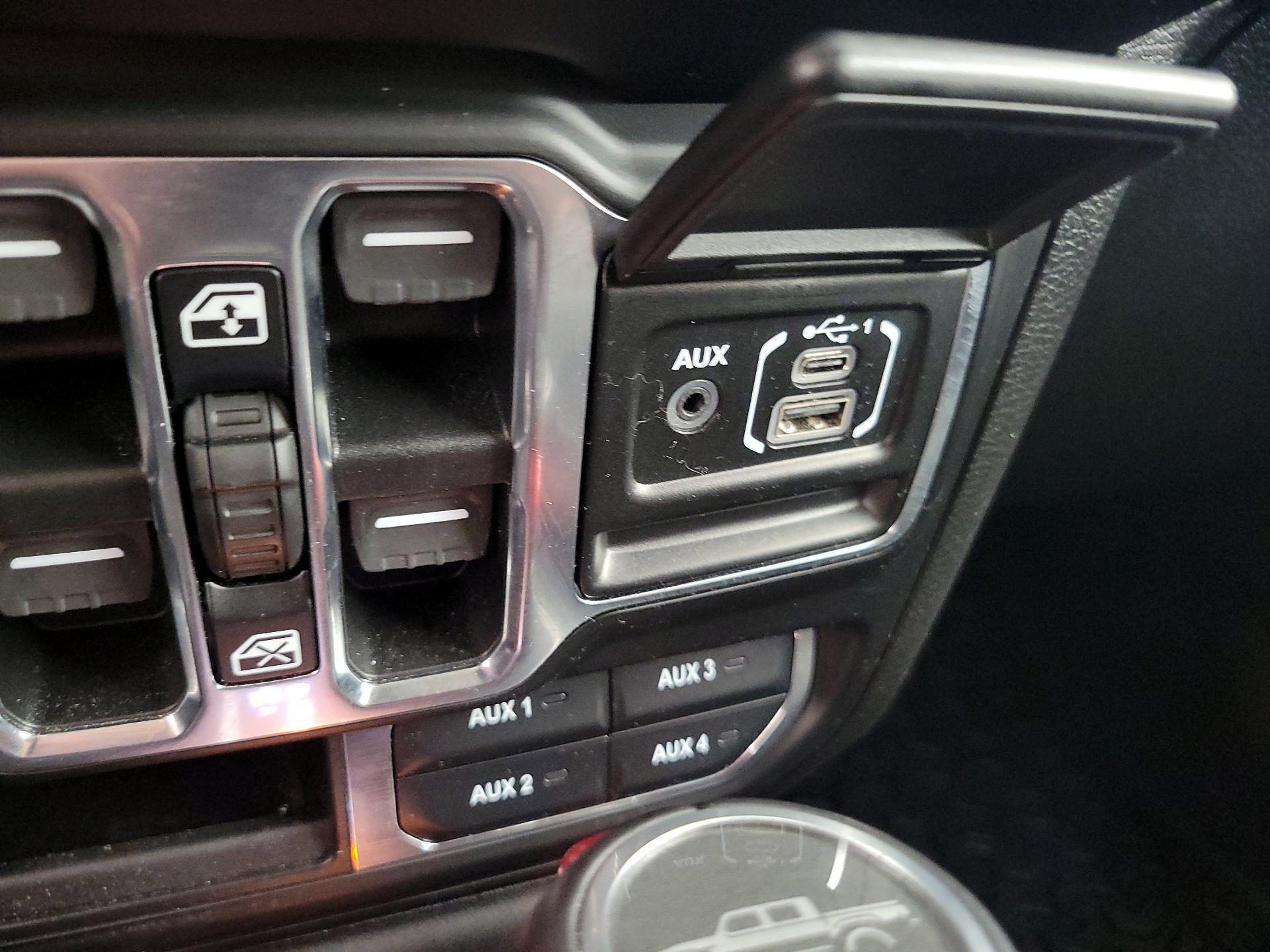 Thumbnail: 2021 Jeep Gladiator - 19