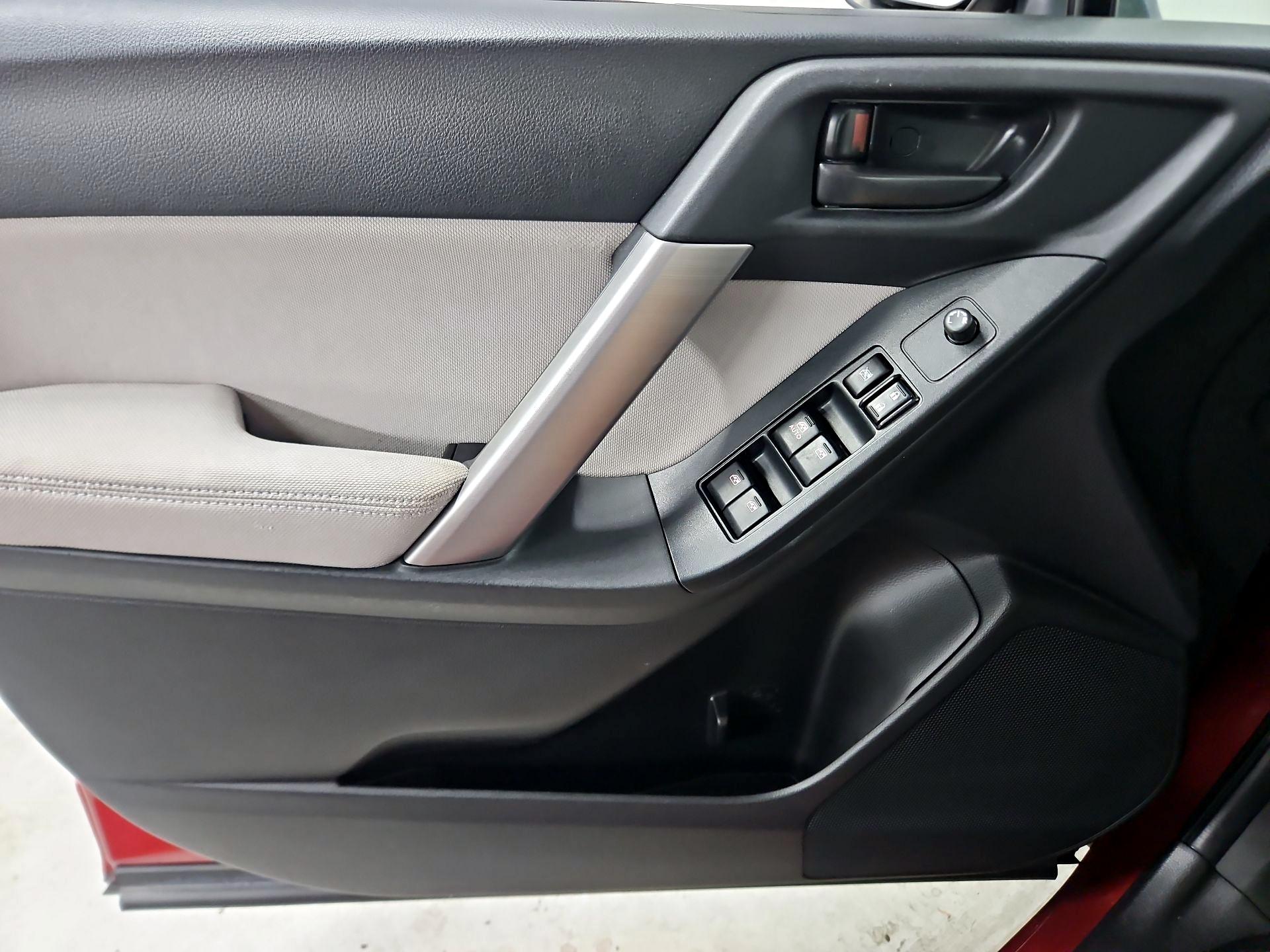 Thumbnail: 2015 Subaru Forester - 12