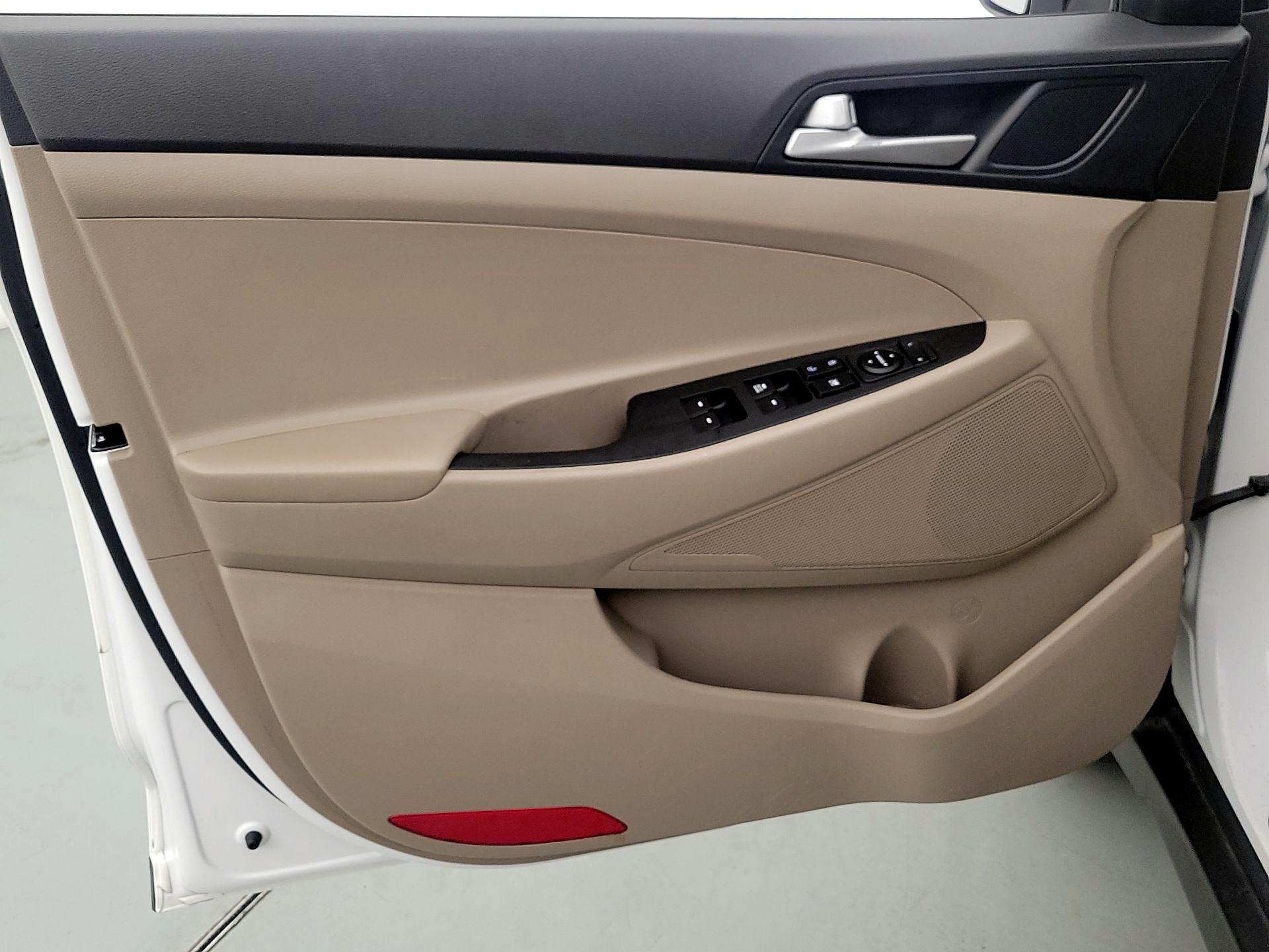 Thumbnail: 2019 Hyundai Tucson - 12