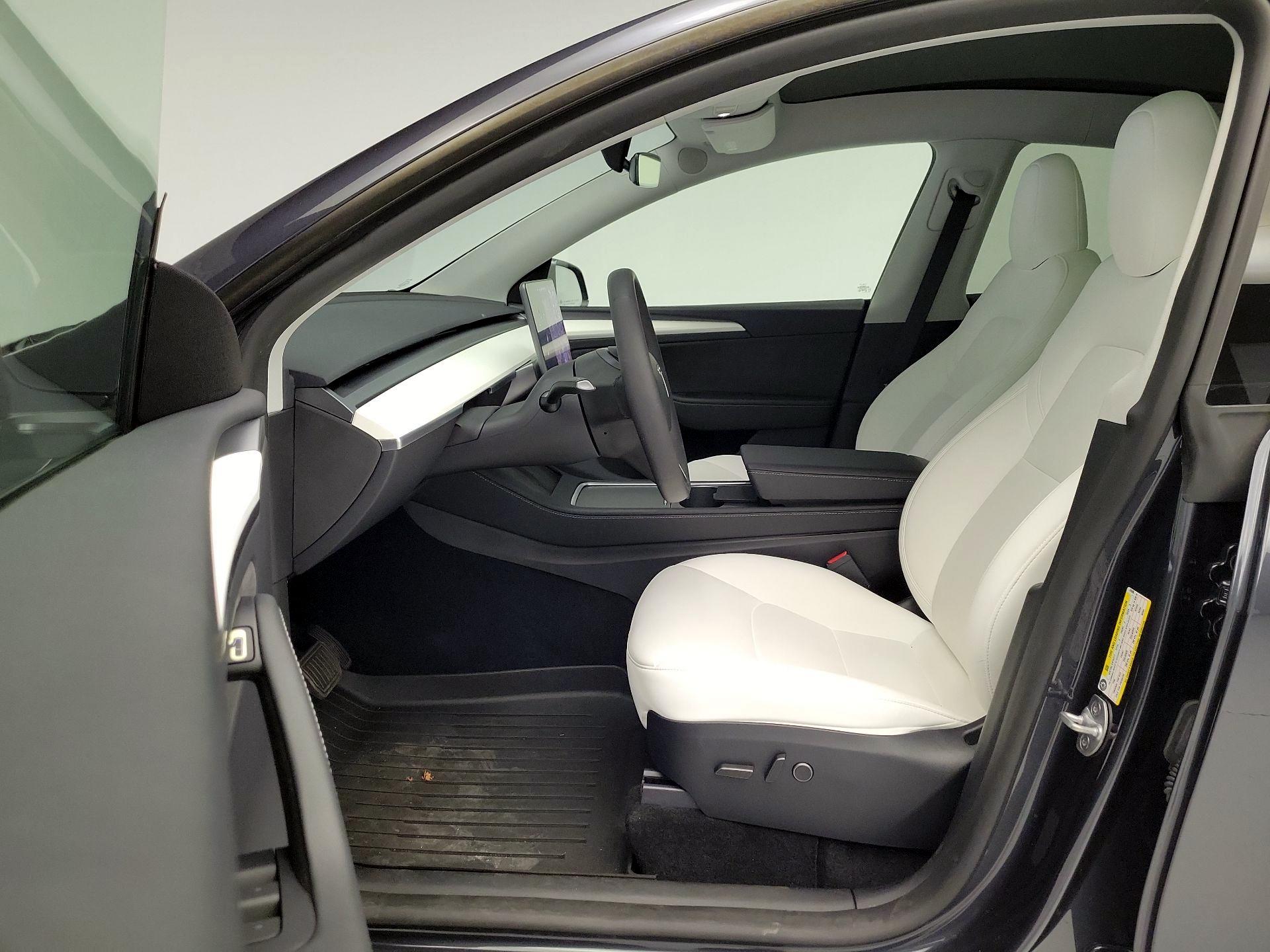 Thumbnail: 2024 Tesla Model Y - 11