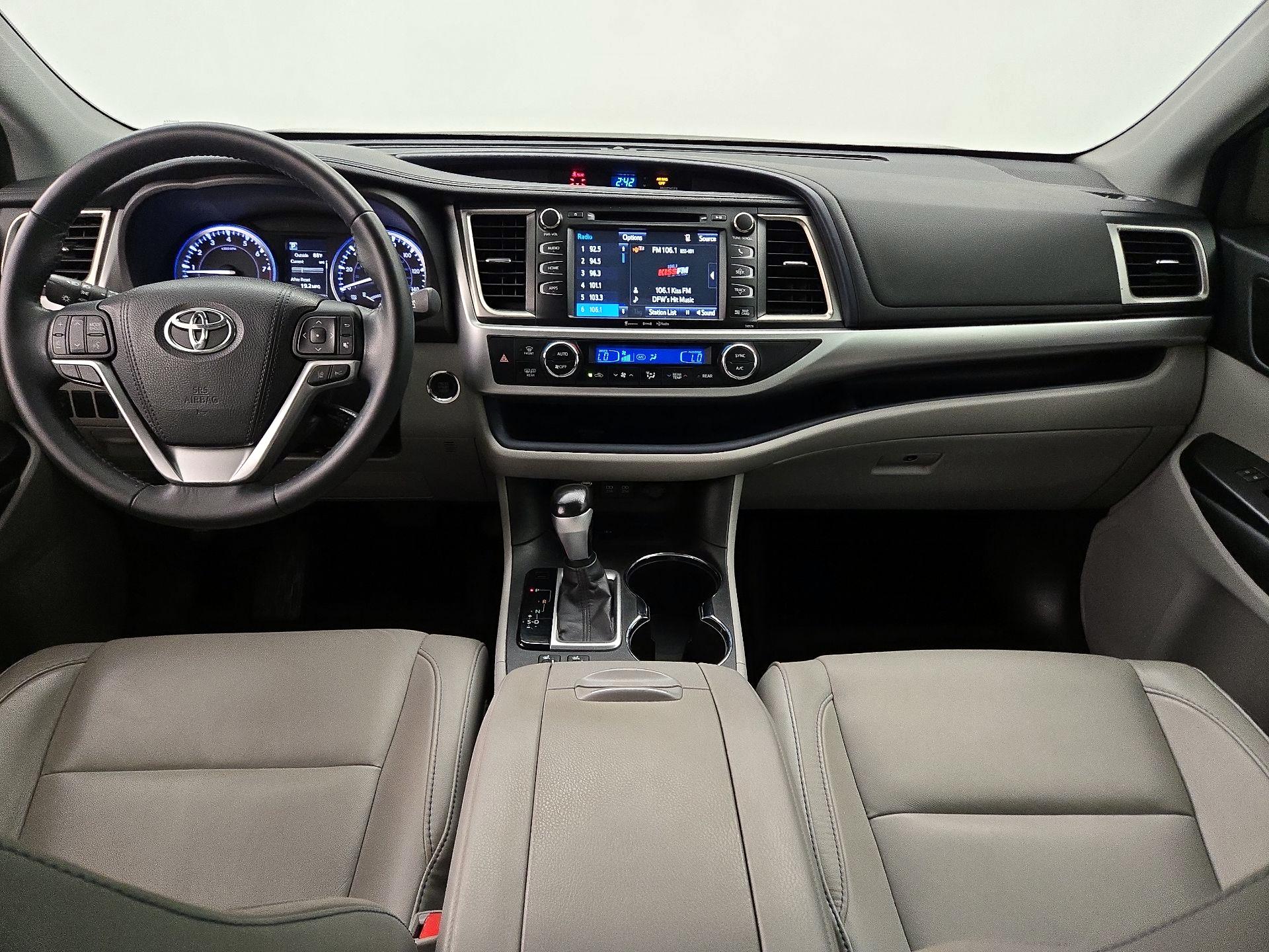 Thumbnail: 2017 Toyota Highlander - 9