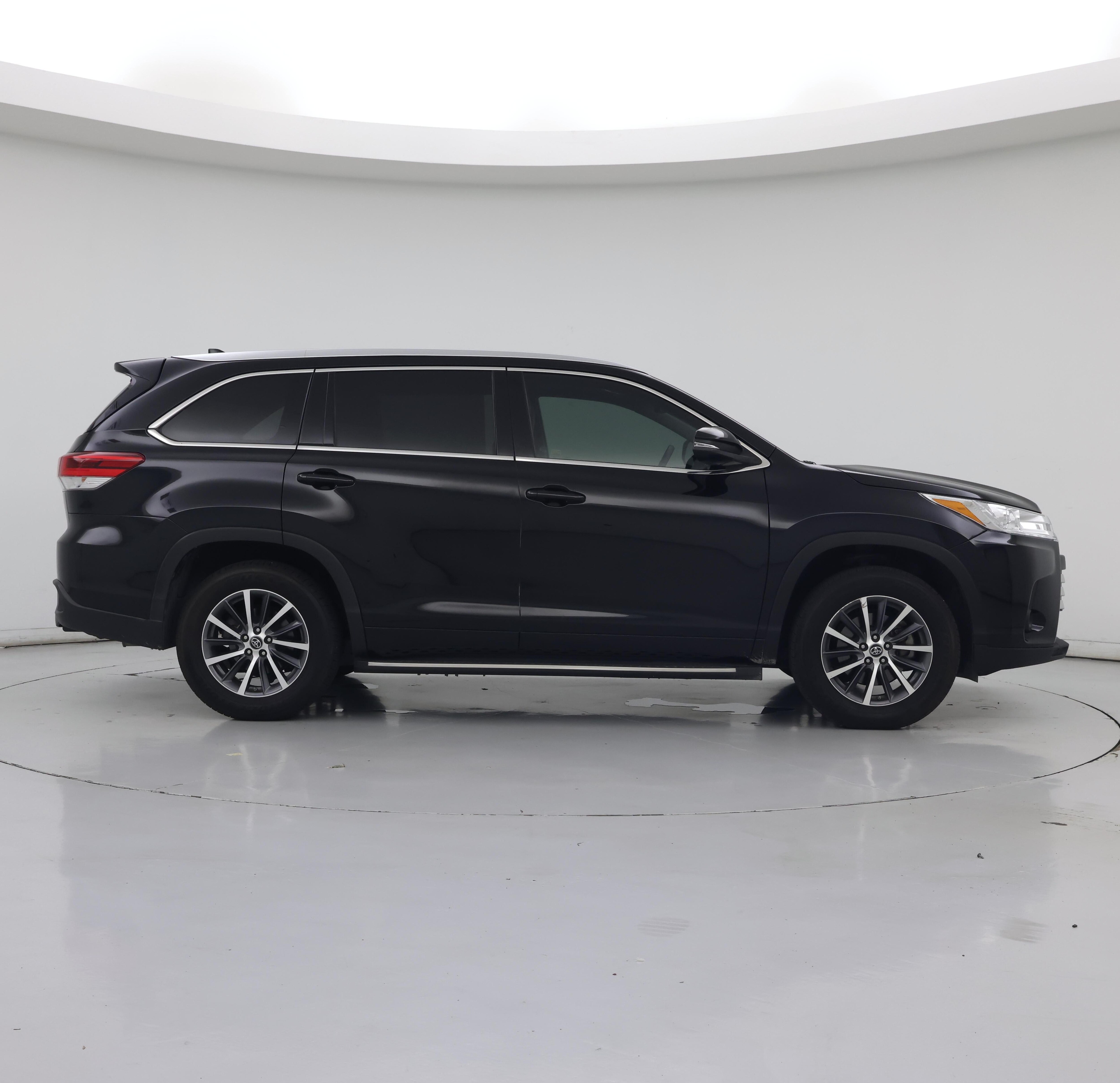 Thumbnail: 2017 Toyota Highlander - 7
