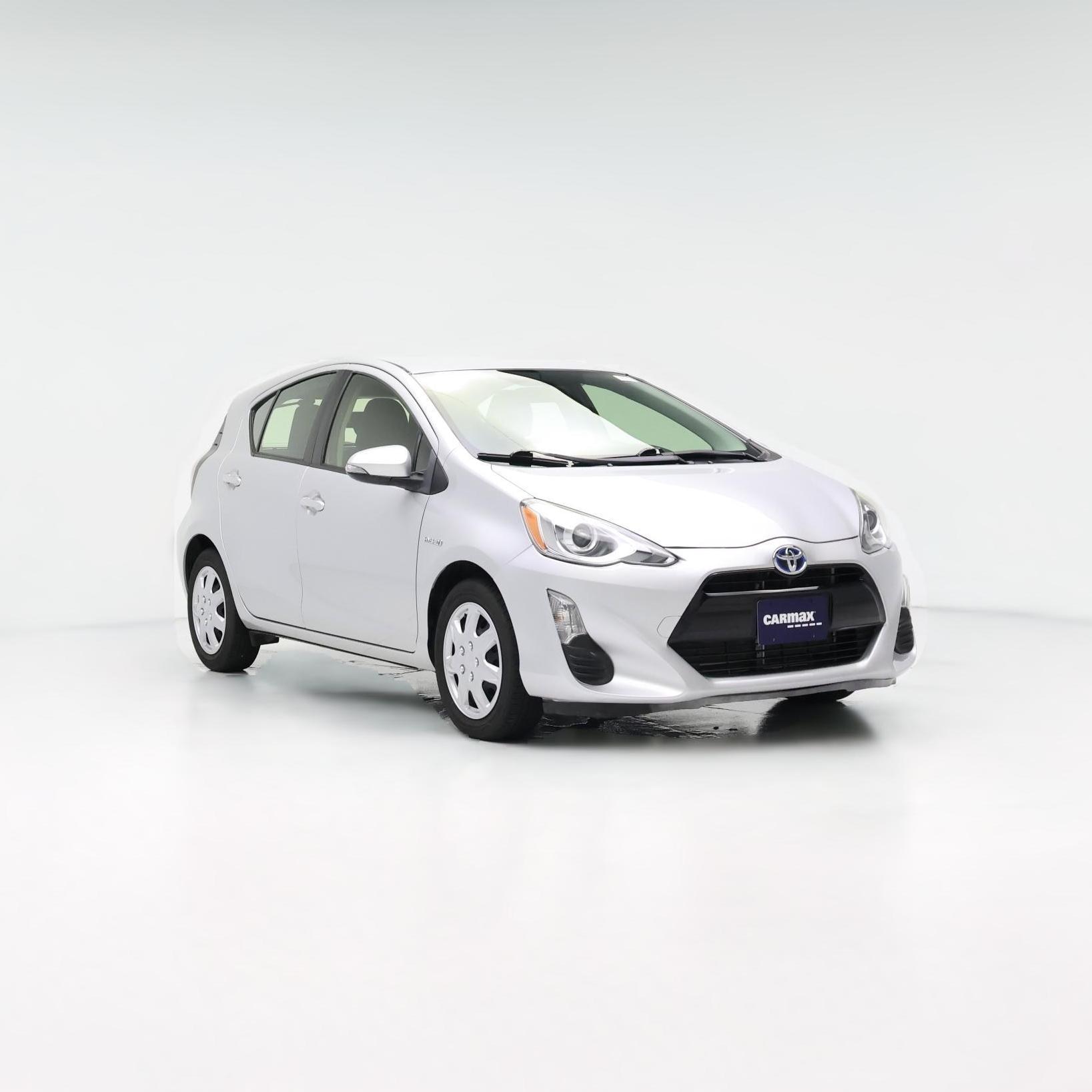 Thumbnail: 2016 Toyota Prius c - 1