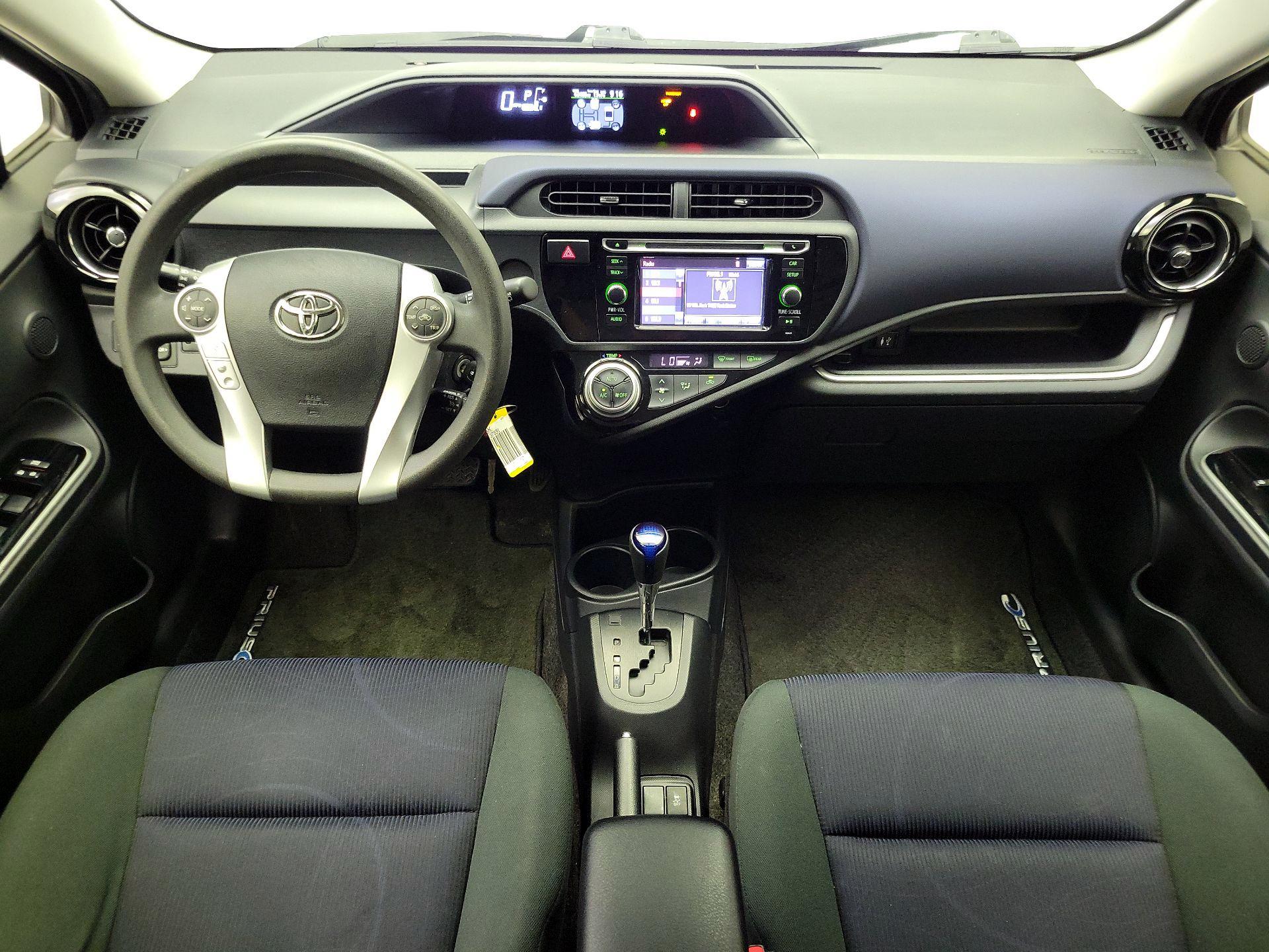 Thumbnail: 2016 Toyota Prius c - 9