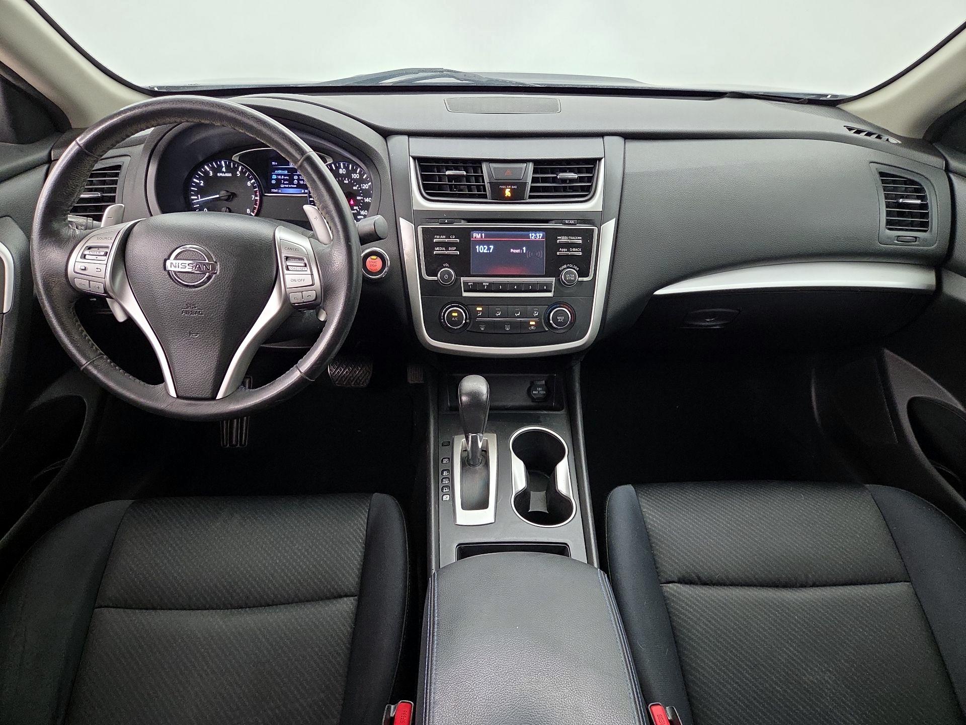 Thumbnail: 2016 Nissan Altima - 9