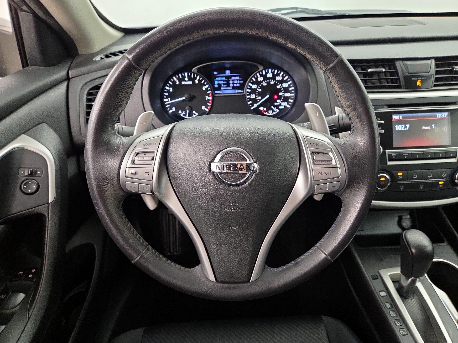 Thumbnail: 2016 Nissan Altima - 10