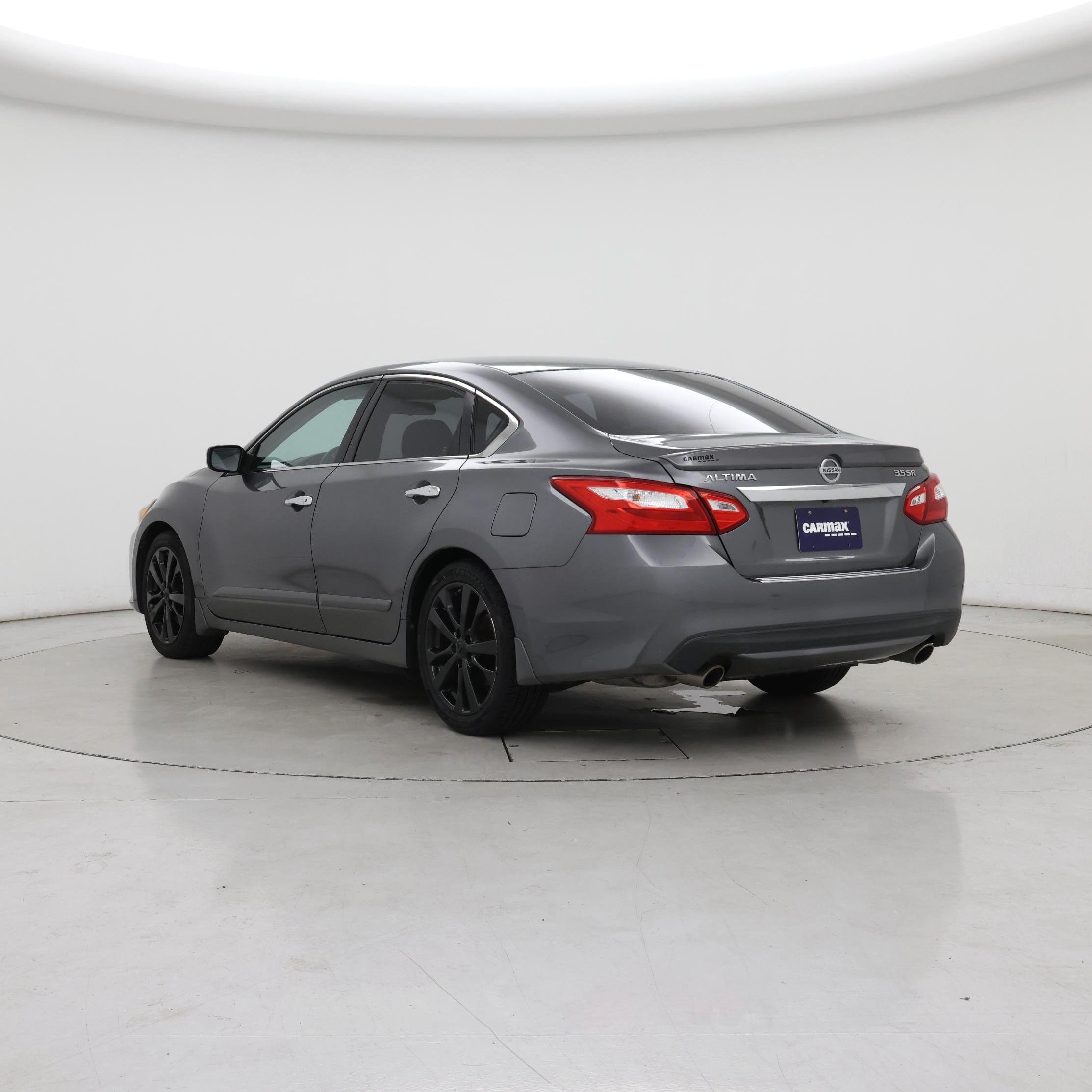 Thumbnail: 2016 Nissan Altima - 2