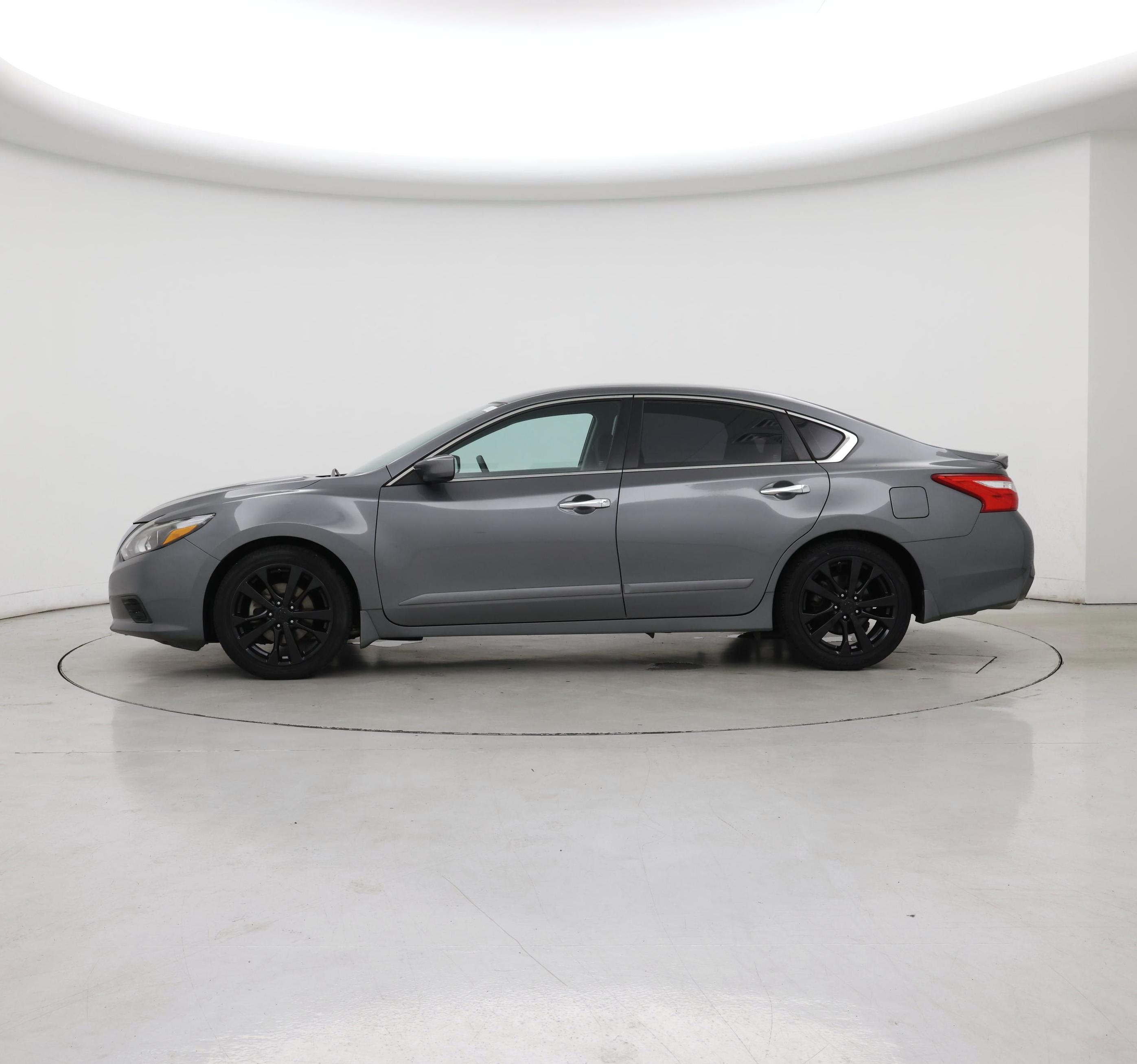Thumbnail: 2016 Nissan Altima - 3