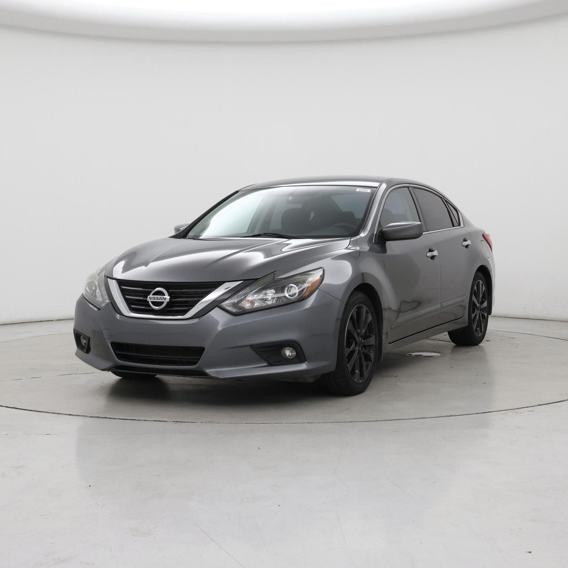 Thumbnail: 2016 Nissan Altima - 4