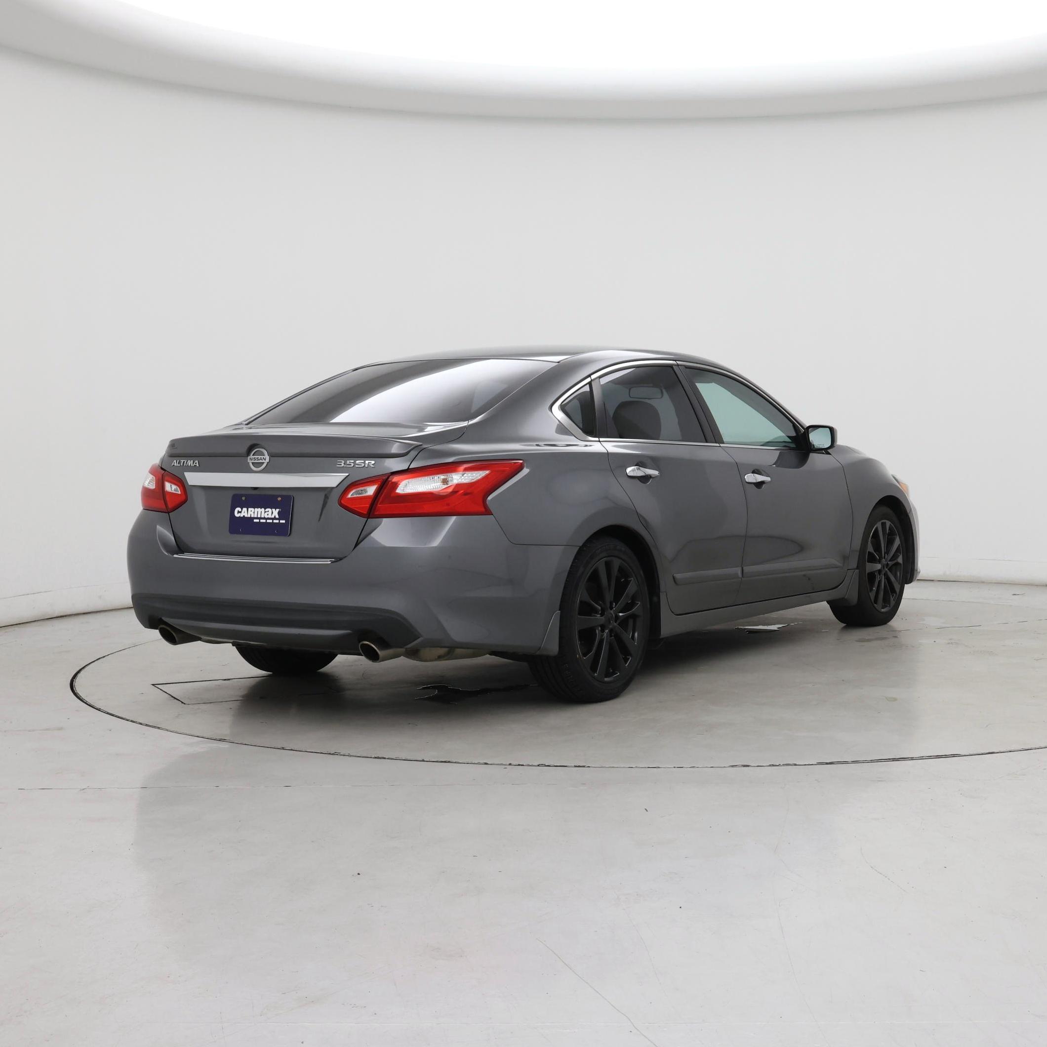 Thumbnail: 2016 Nissan Altima - 8
